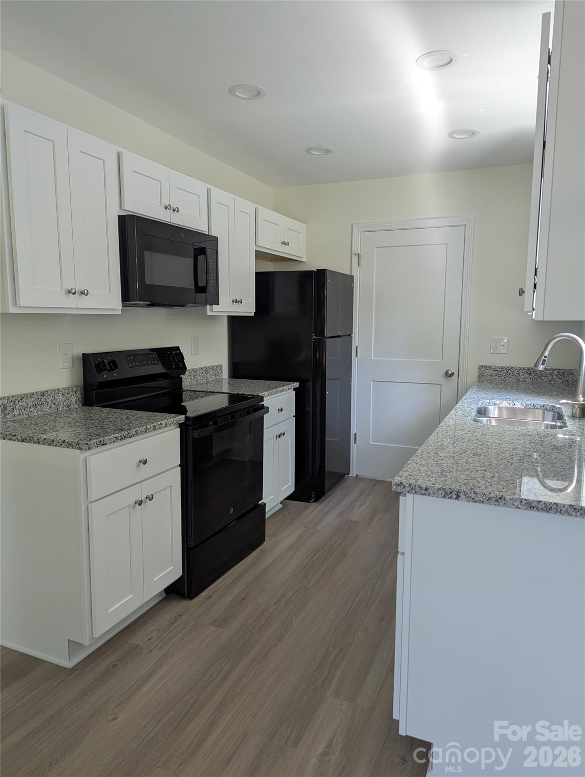 1122 Hoyle Street Property Photo 4