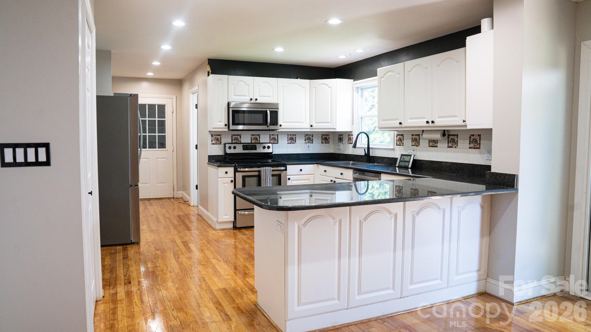 6567 Keeneland Trail Property Photo 6
