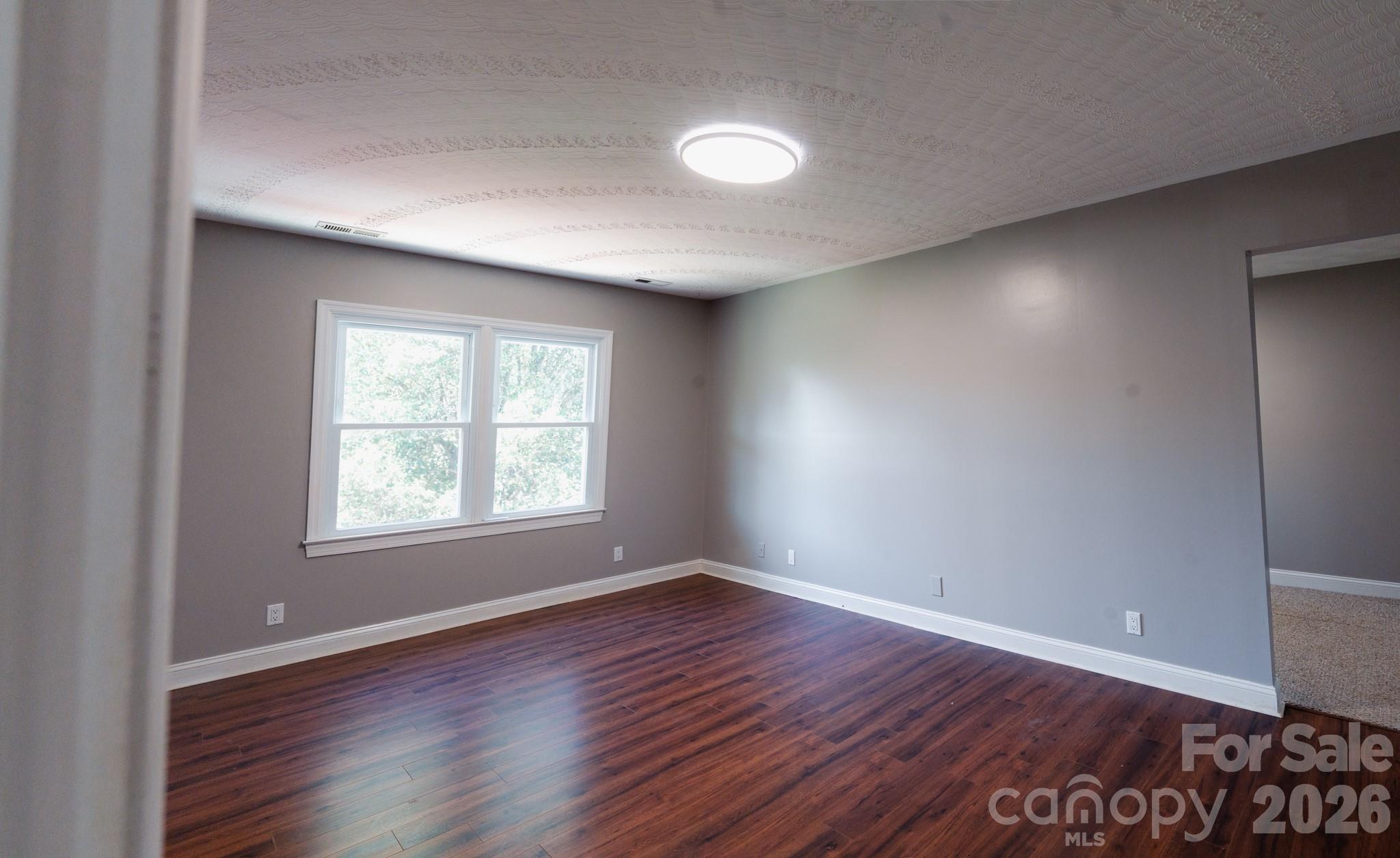 6567 Keeneland Trail Property Photo 8