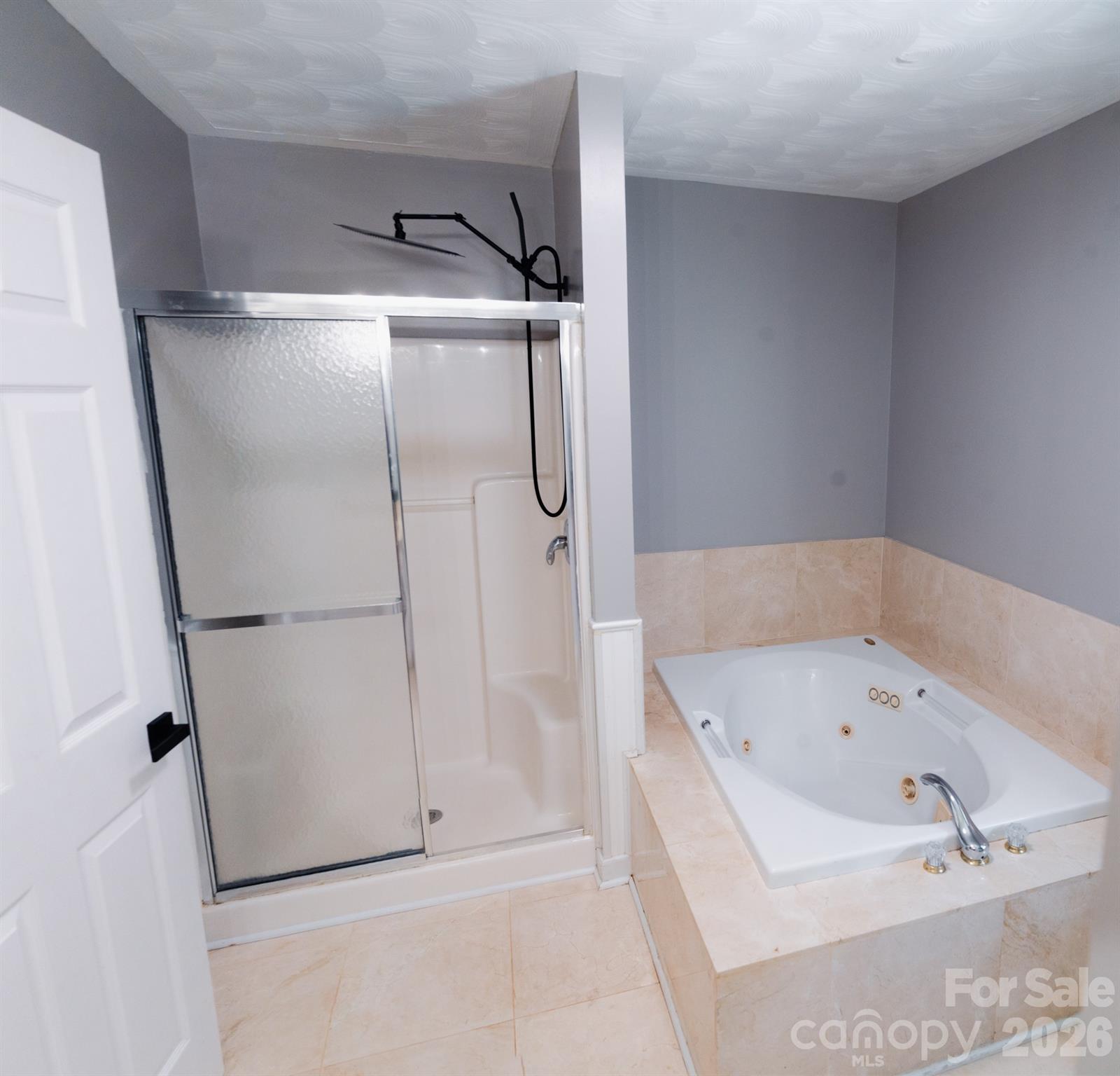 6567 Keeneland Trail Property Photo 12