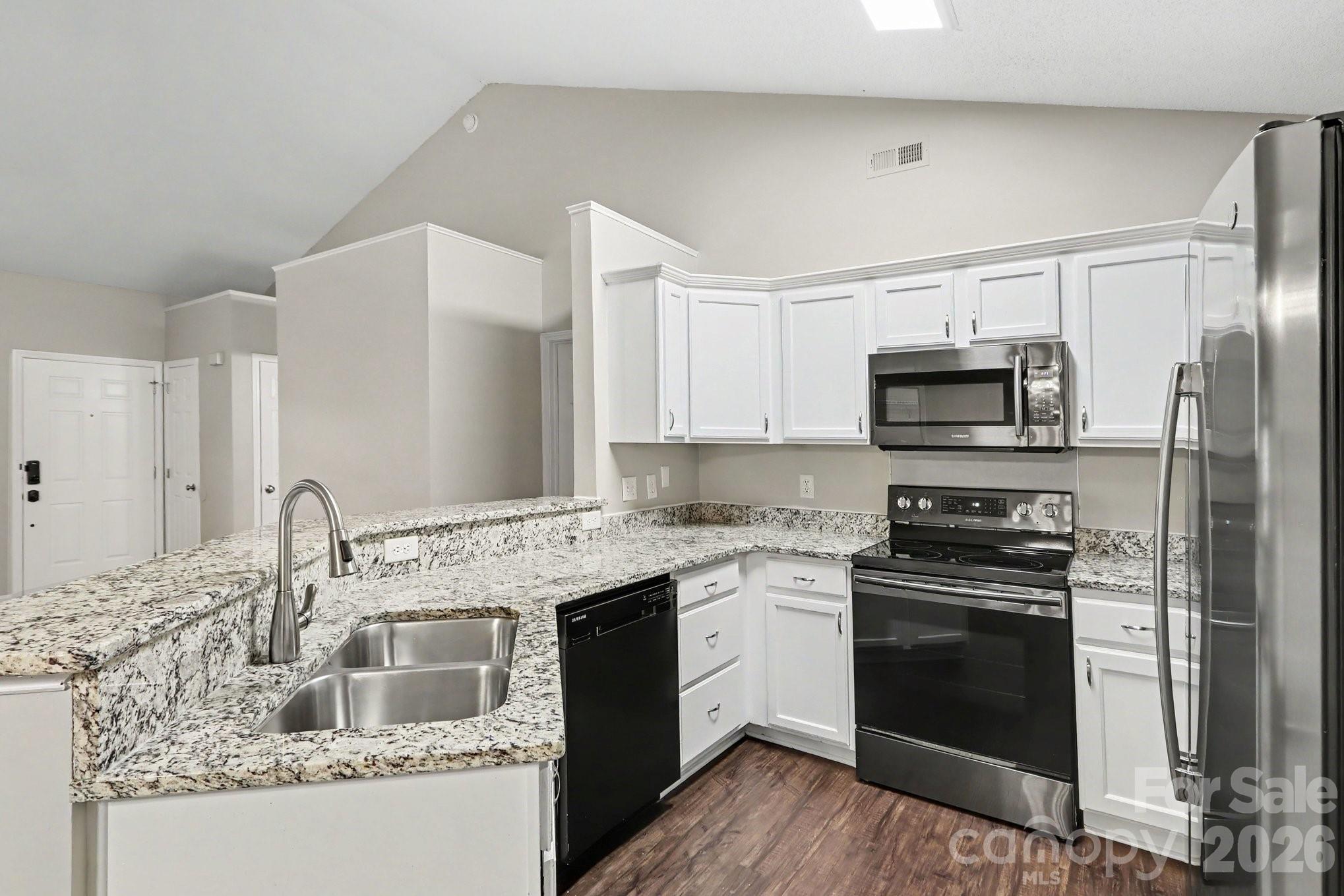 9507 Misty Arbor Way Property Photo 5