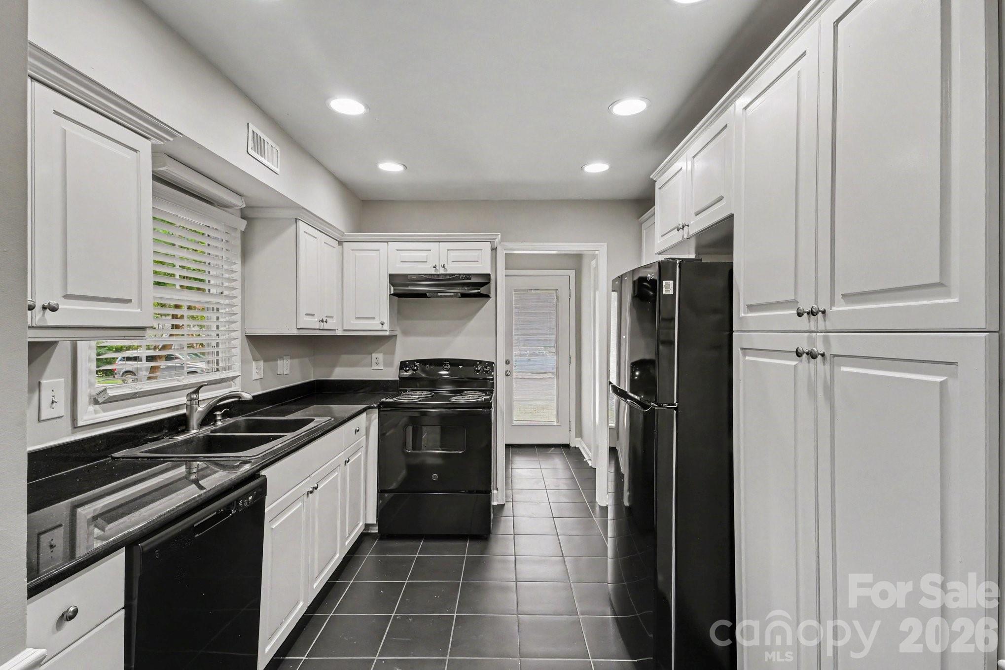 5200 Birchbark Lane Property Photo 10