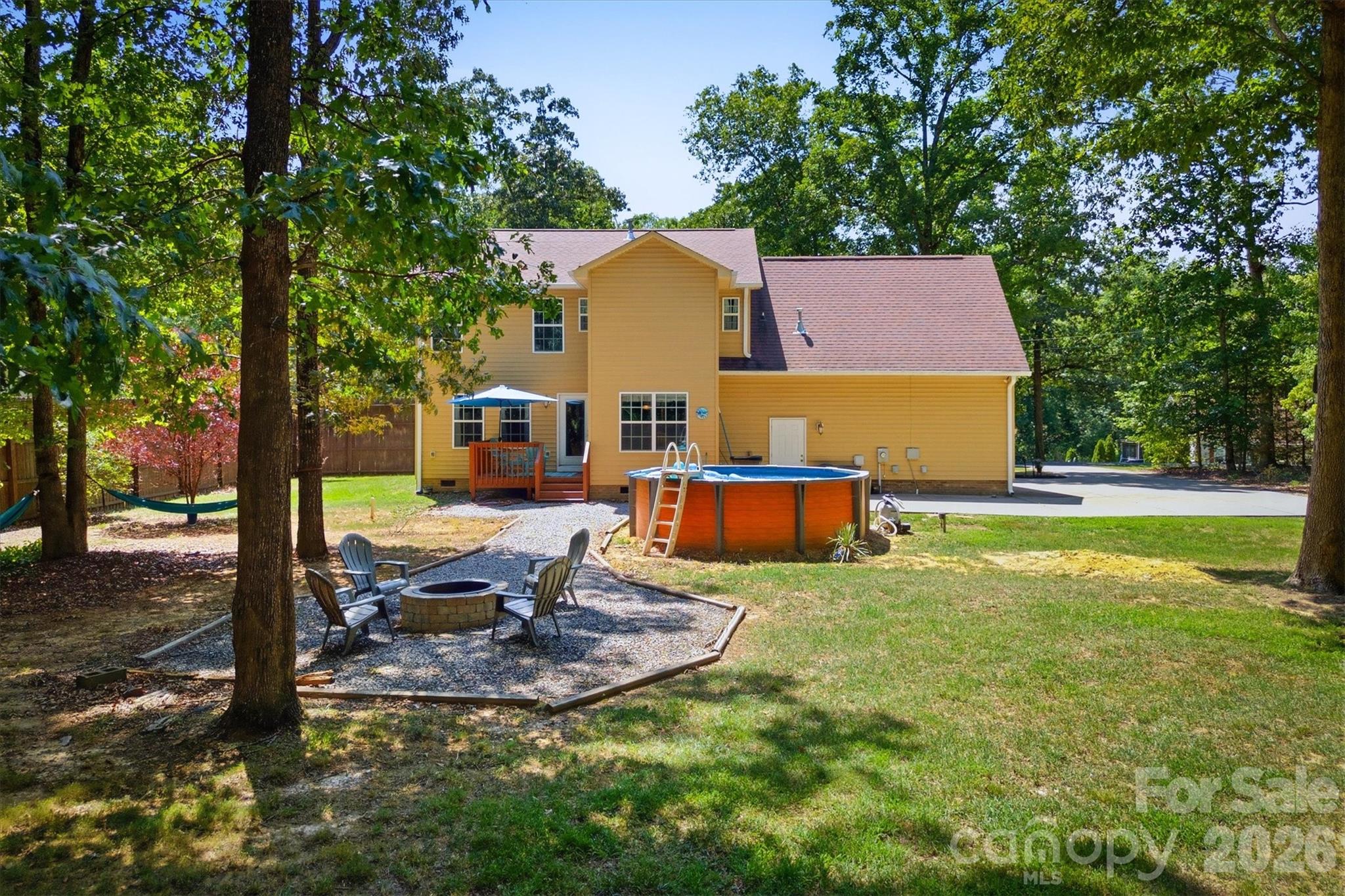 802 White Oaks Circle Property Photo 9
