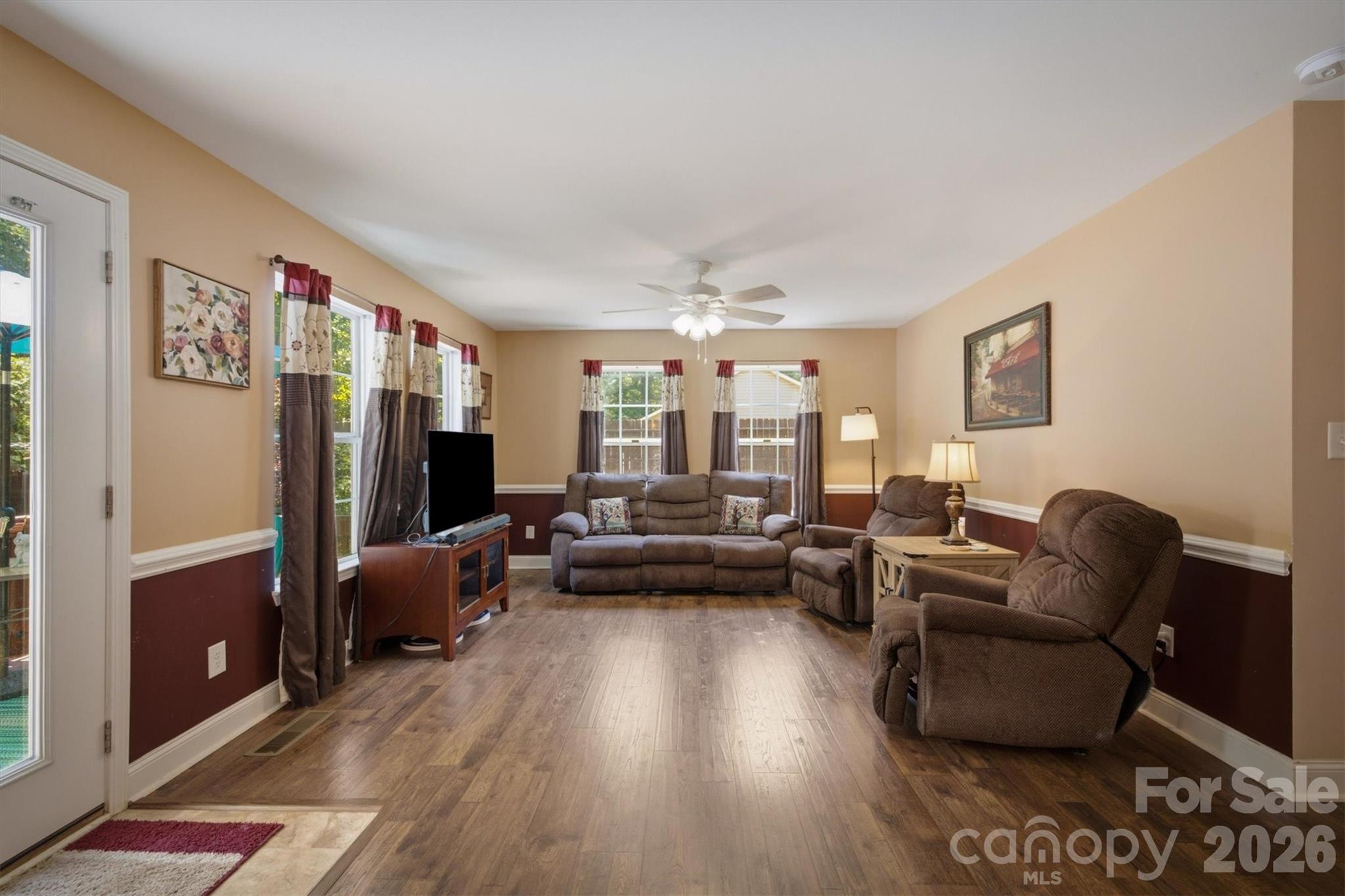 802 White Oaks Circle Property Photo 22