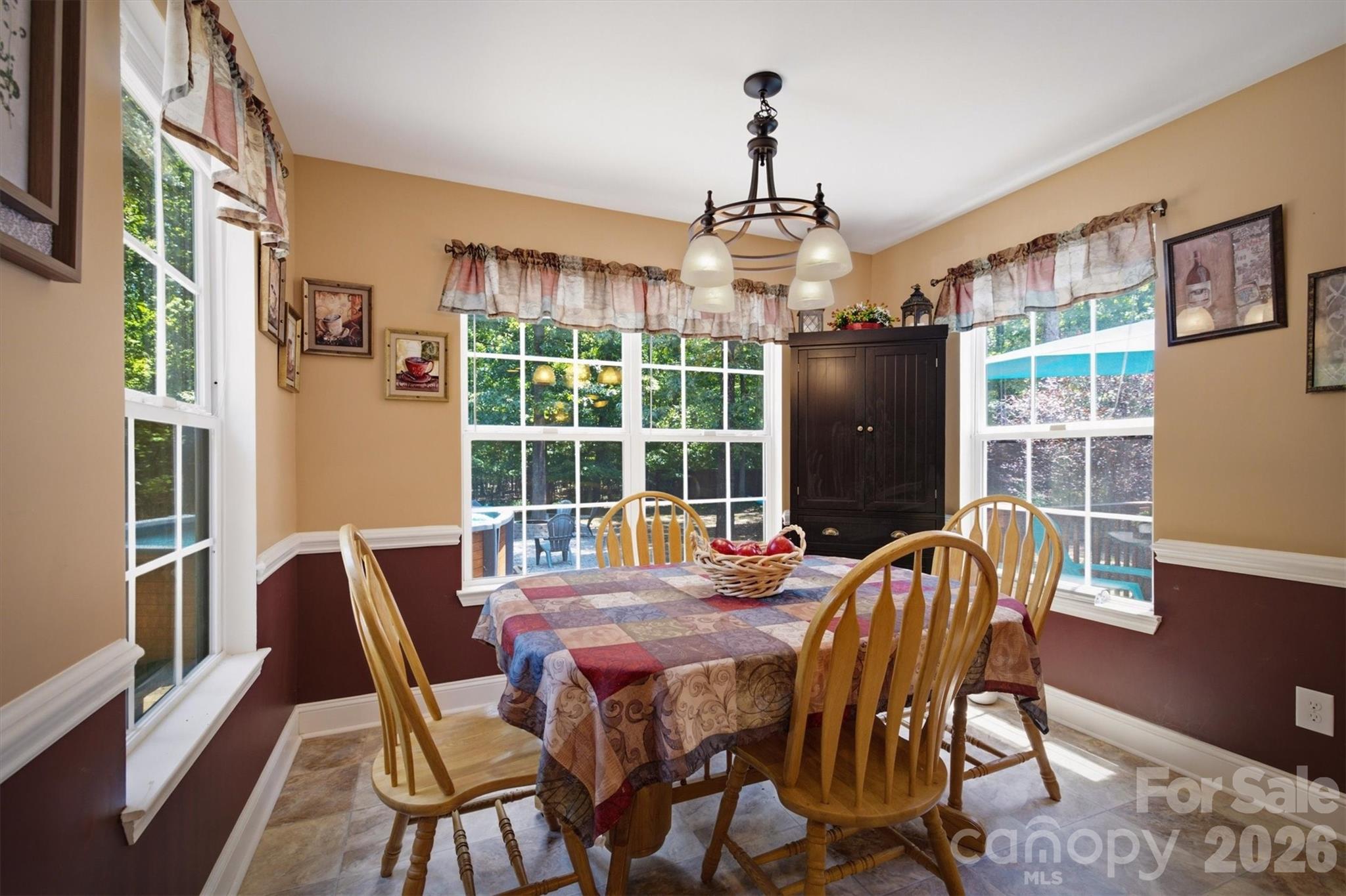 802 White Oaks Circle Property Photo 28