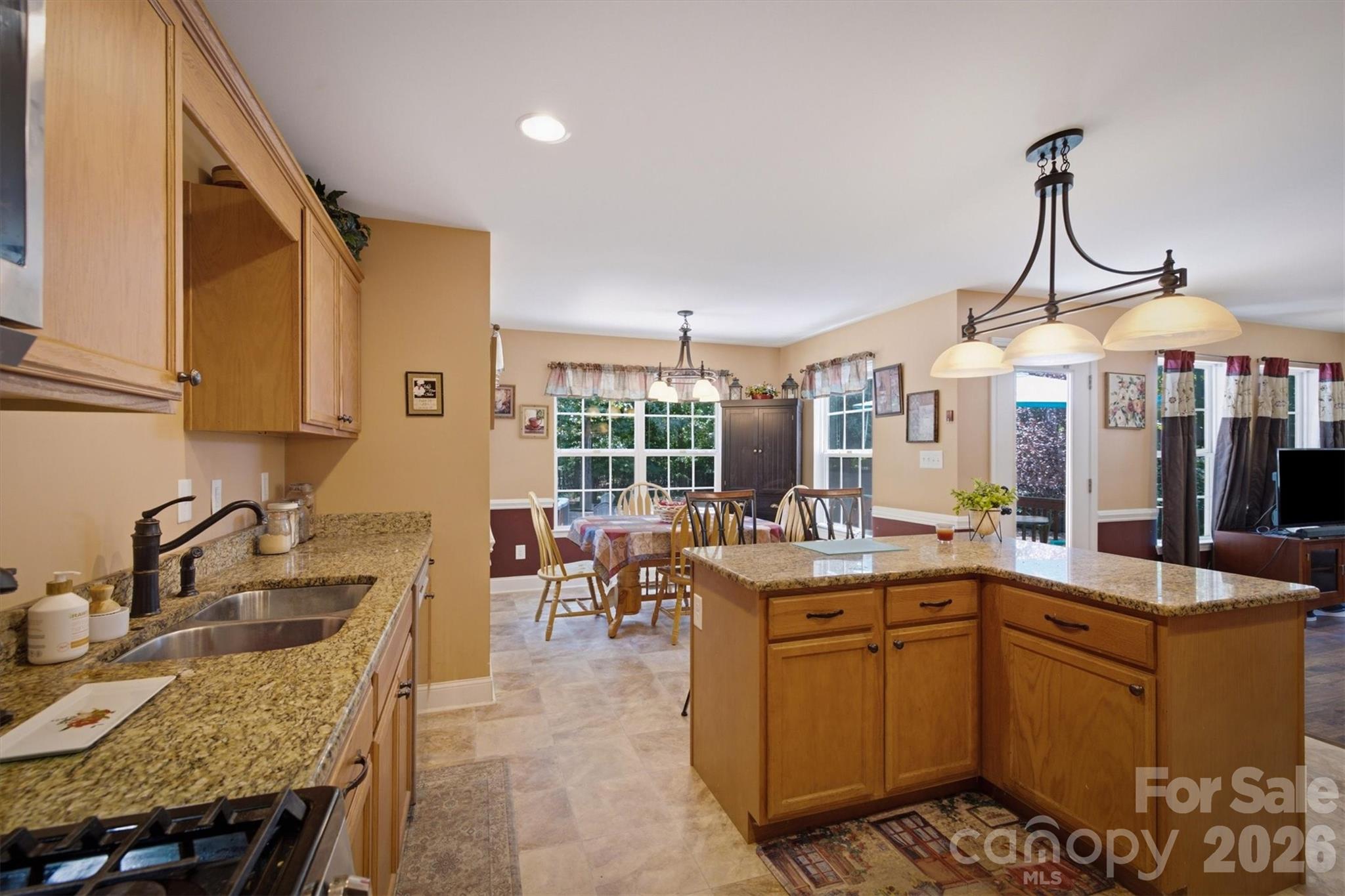 802 White Oaks Circle Property Photo 30