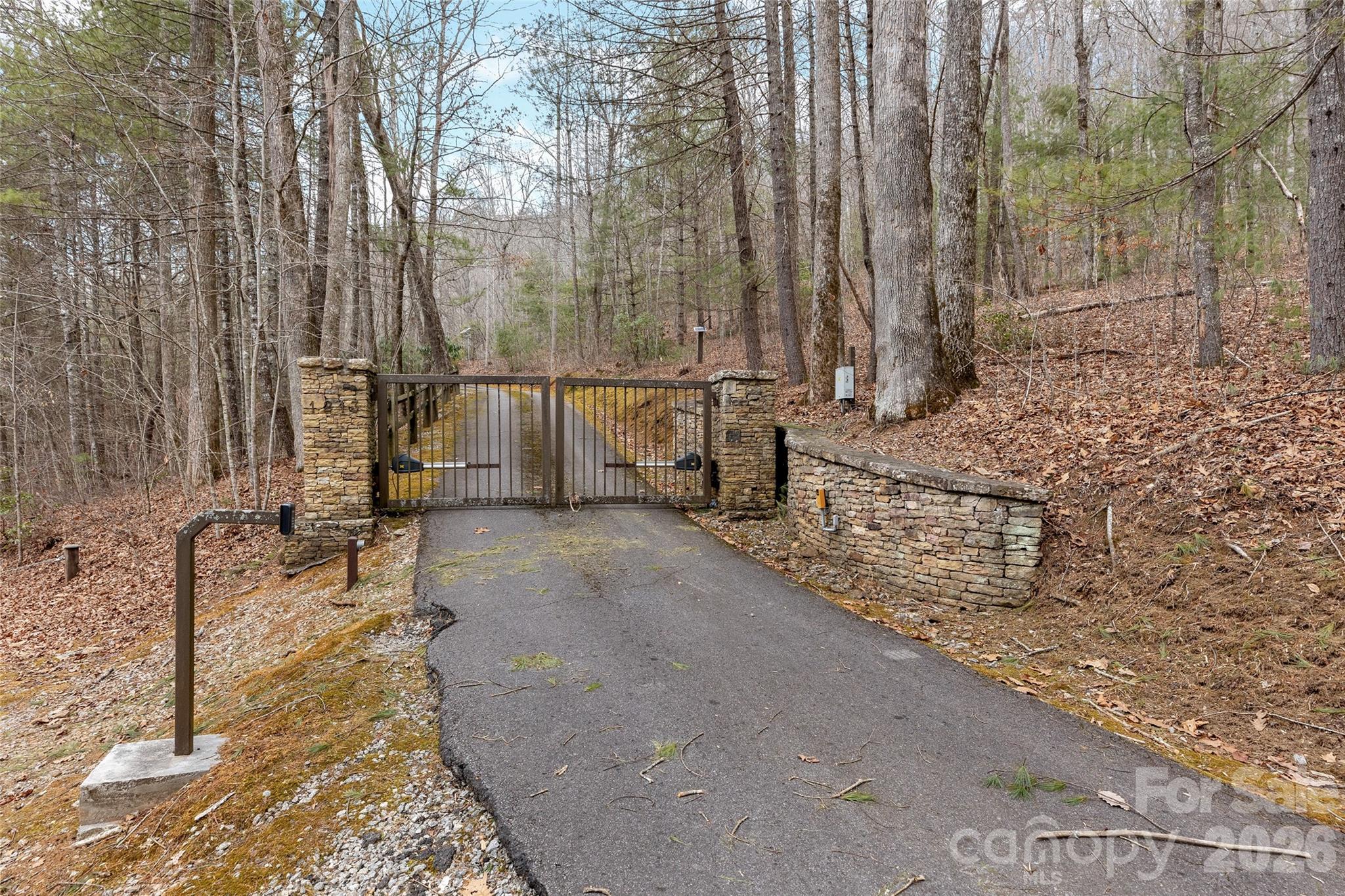 1213 Lost Valley Road Property Photo 3