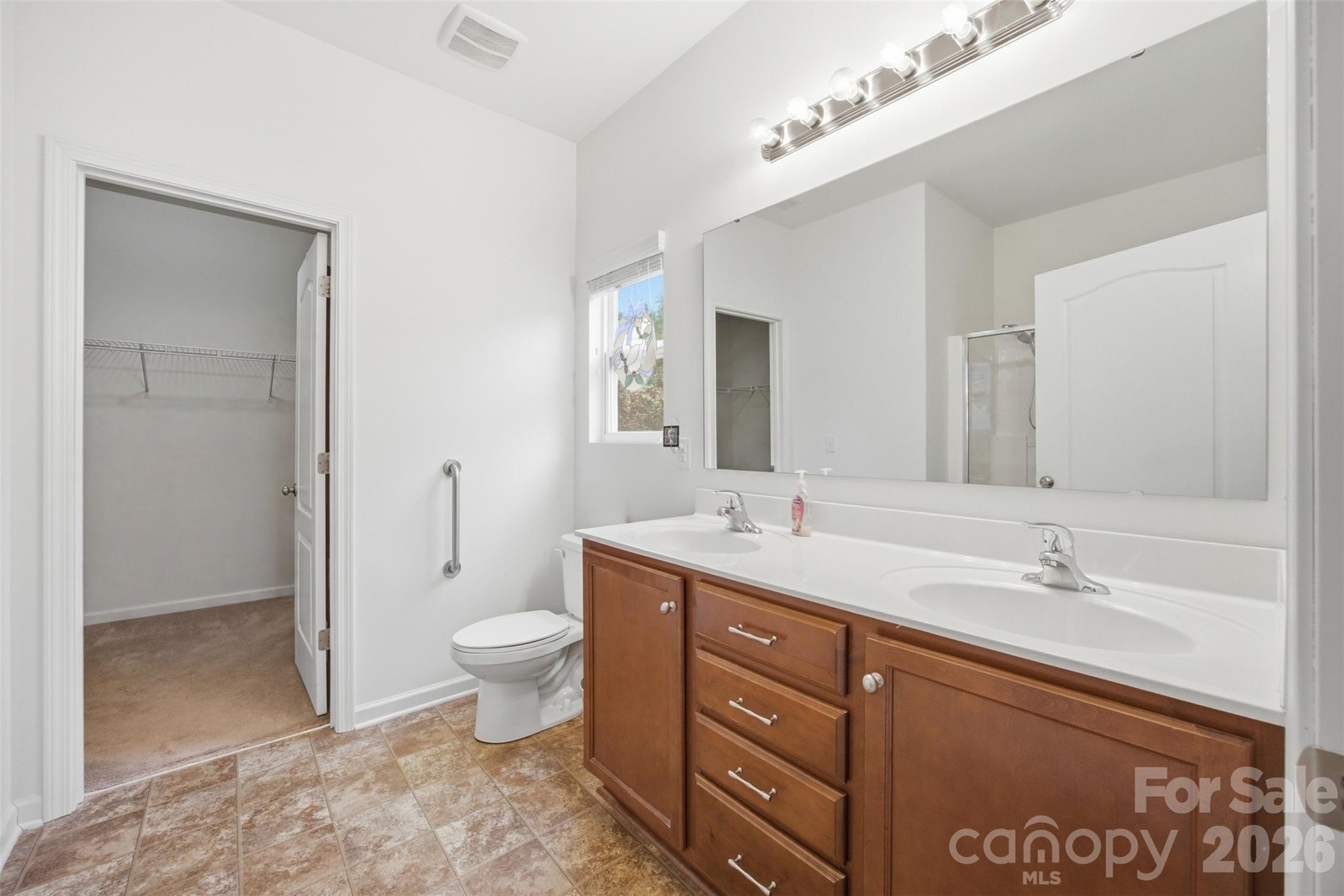 1235 Tranquil Falls Lane Property Photo 19