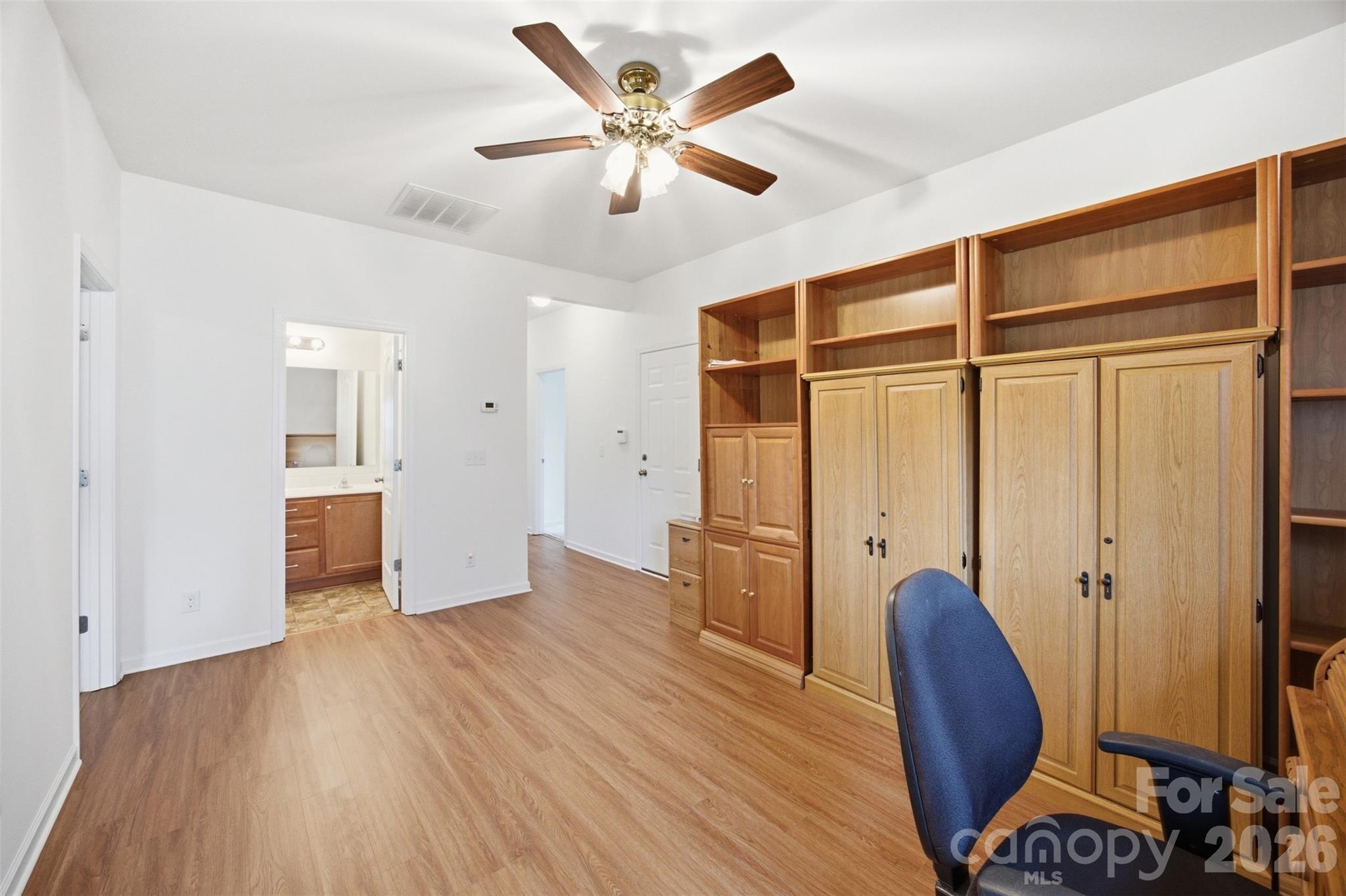 1235 Tranquil Falls Lane Property Photo 24