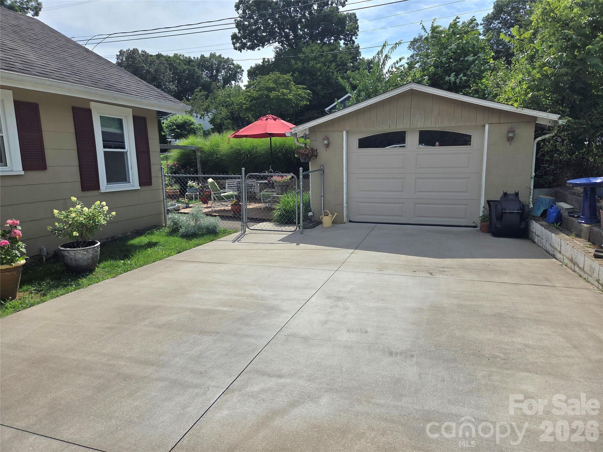 201 Stafford Street Property Photo 6