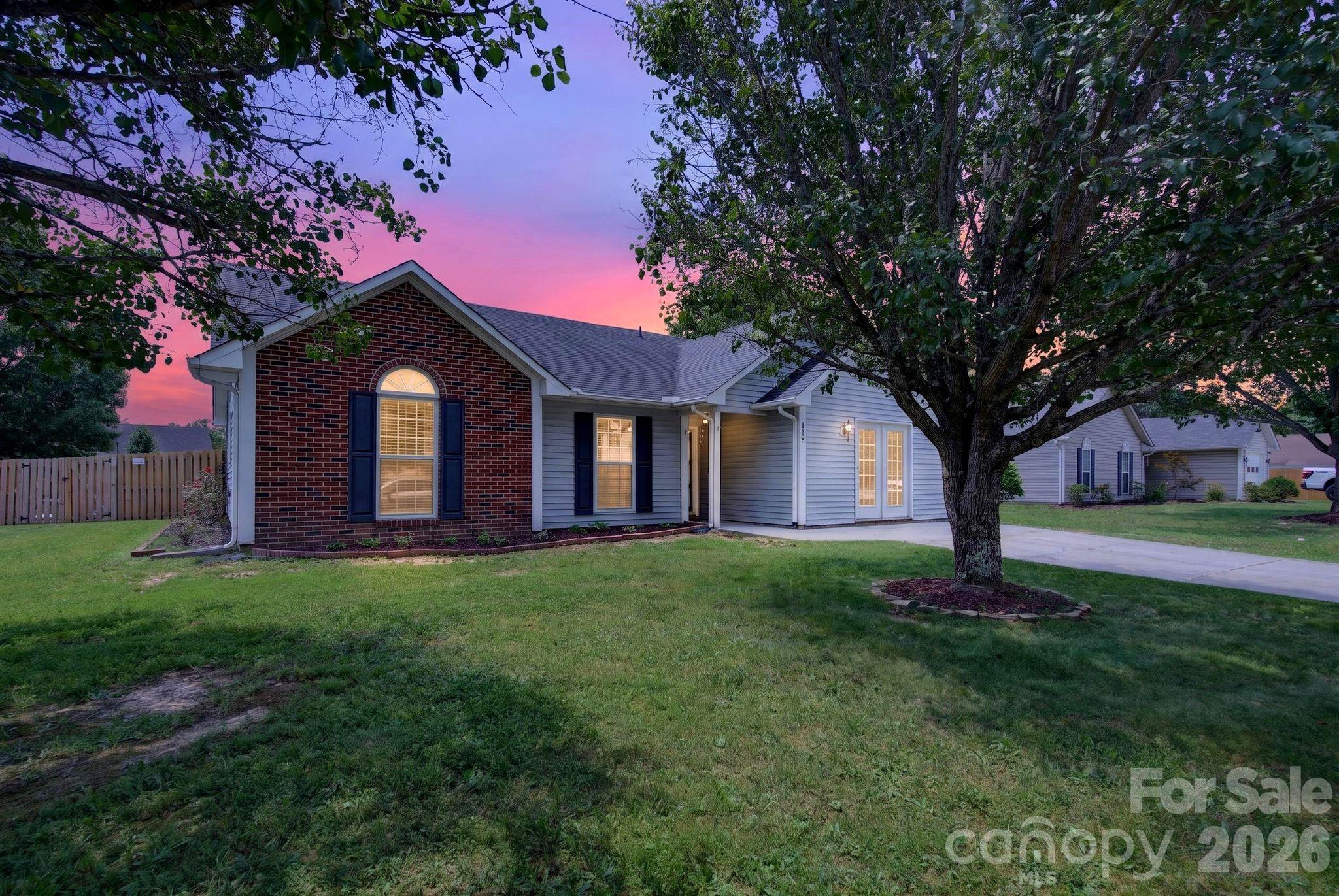 906 Woodhill Drive Property Photo 1