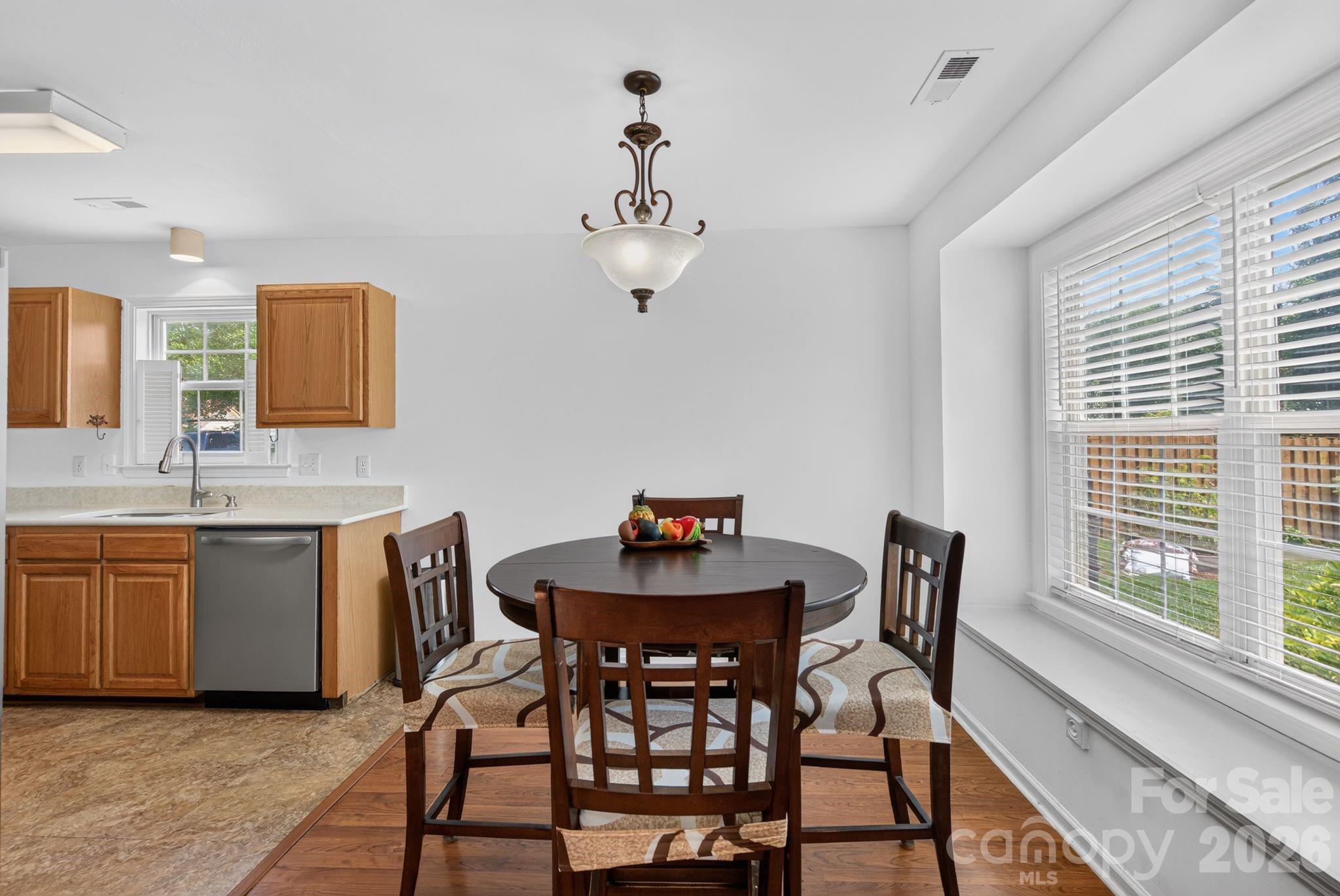 906 Woodhill Drive Property Photo 7
