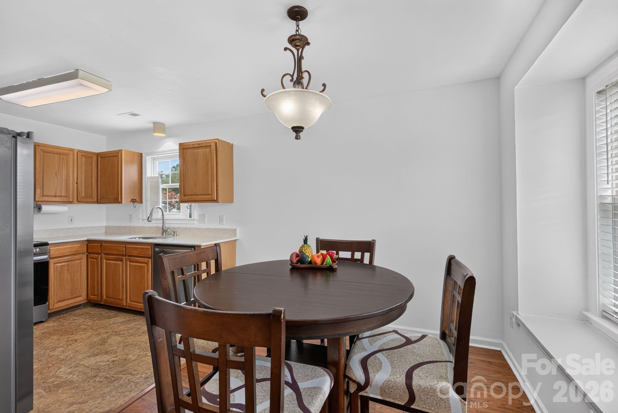 906 Woodhill Drive Property Photo 8
