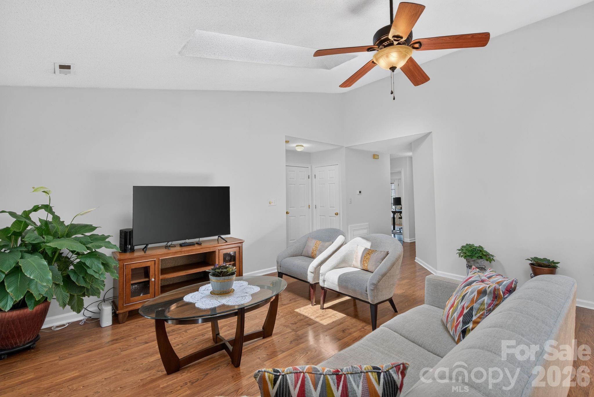 906 Woodhill Drive Property Photo 13