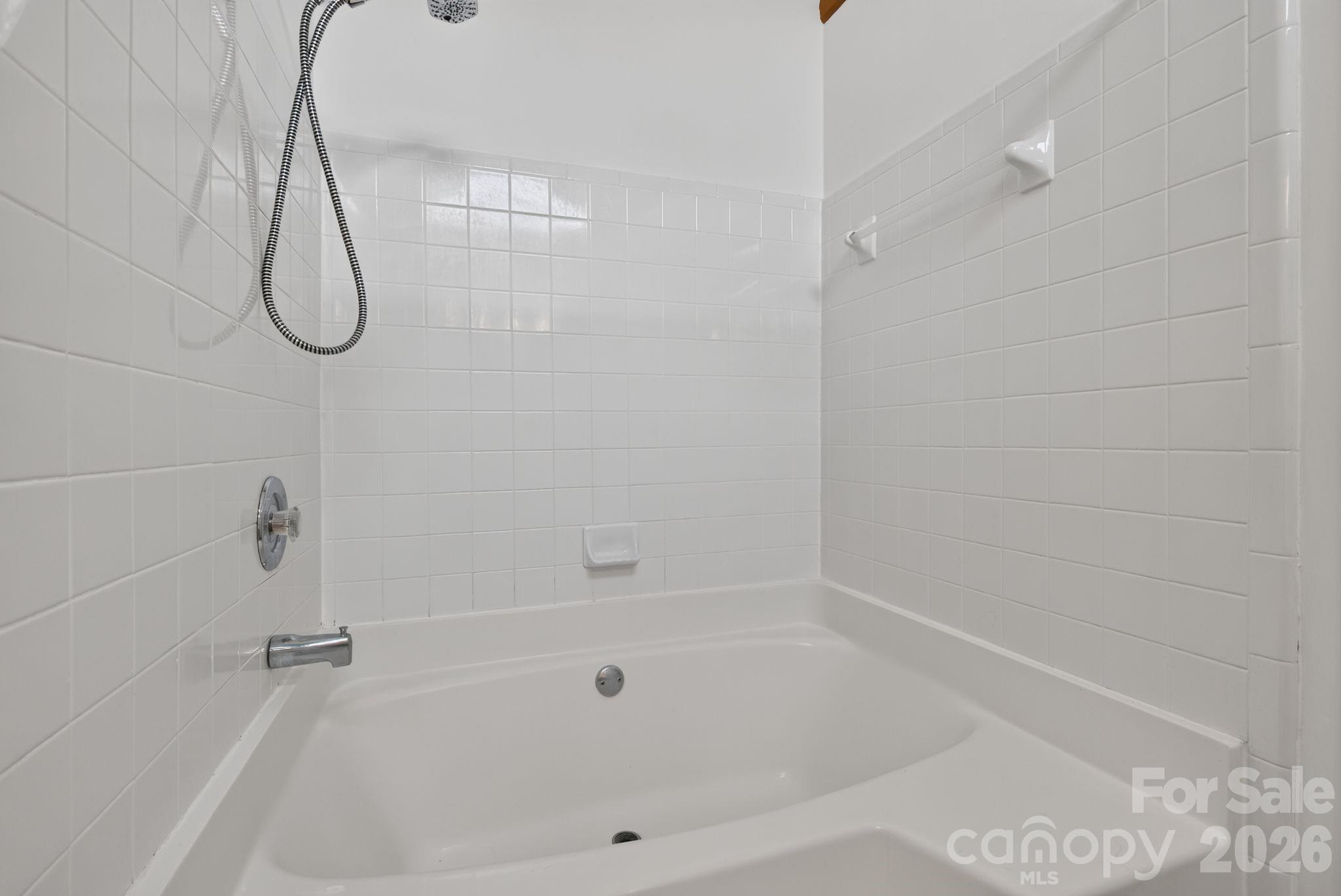 906 Woodhill Drive Property Photo 17