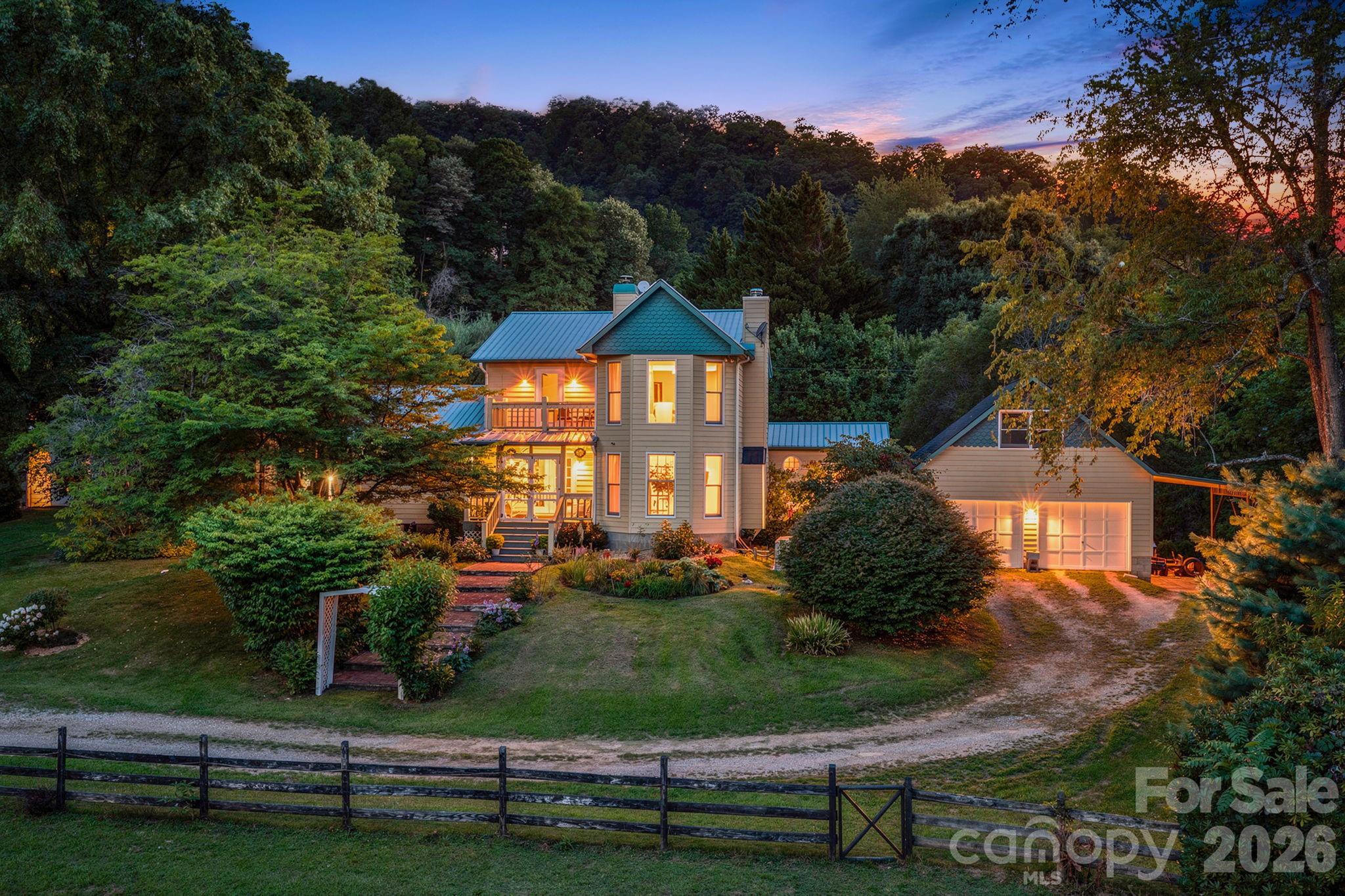 200 Black Hawk Trail Property Photo 1