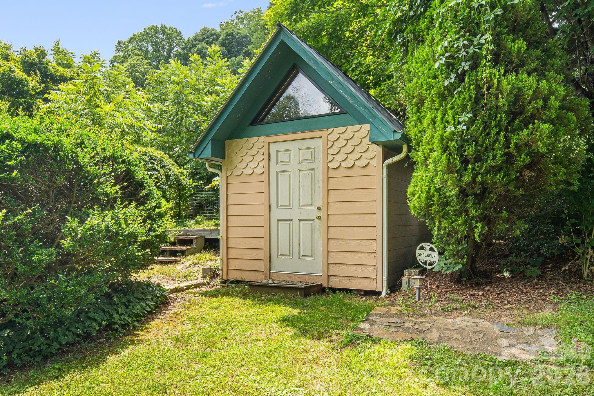 200 Black Hawk Trail Property Photo 37