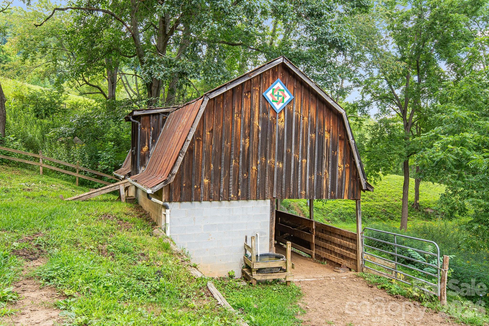 200 Black Hawk Trail Property Photo 40