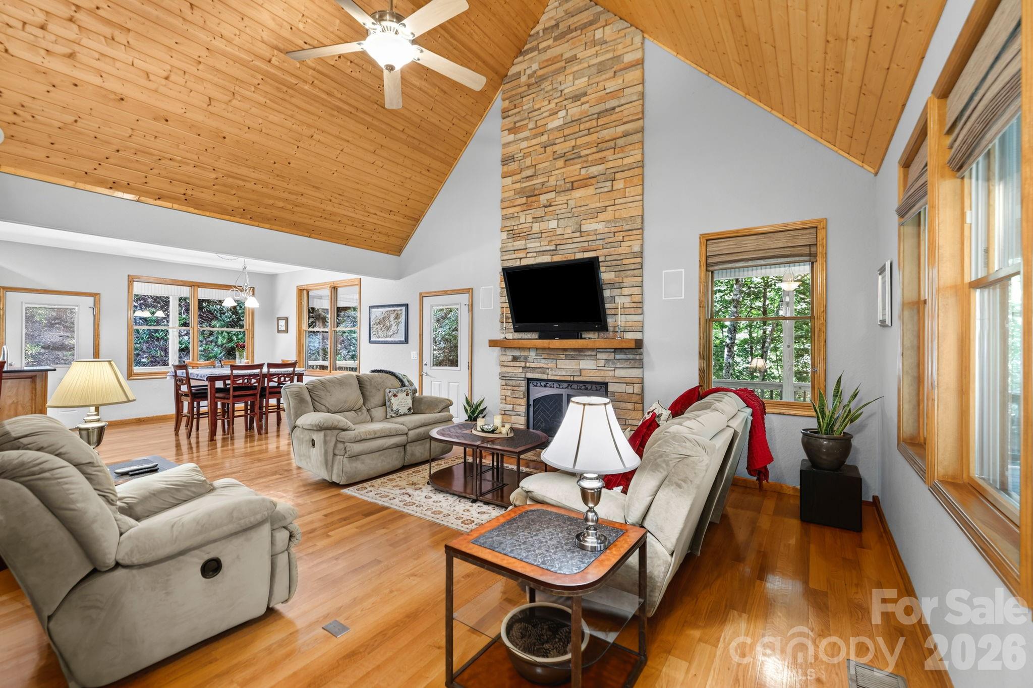 149 Oriole Road Property Photo 3