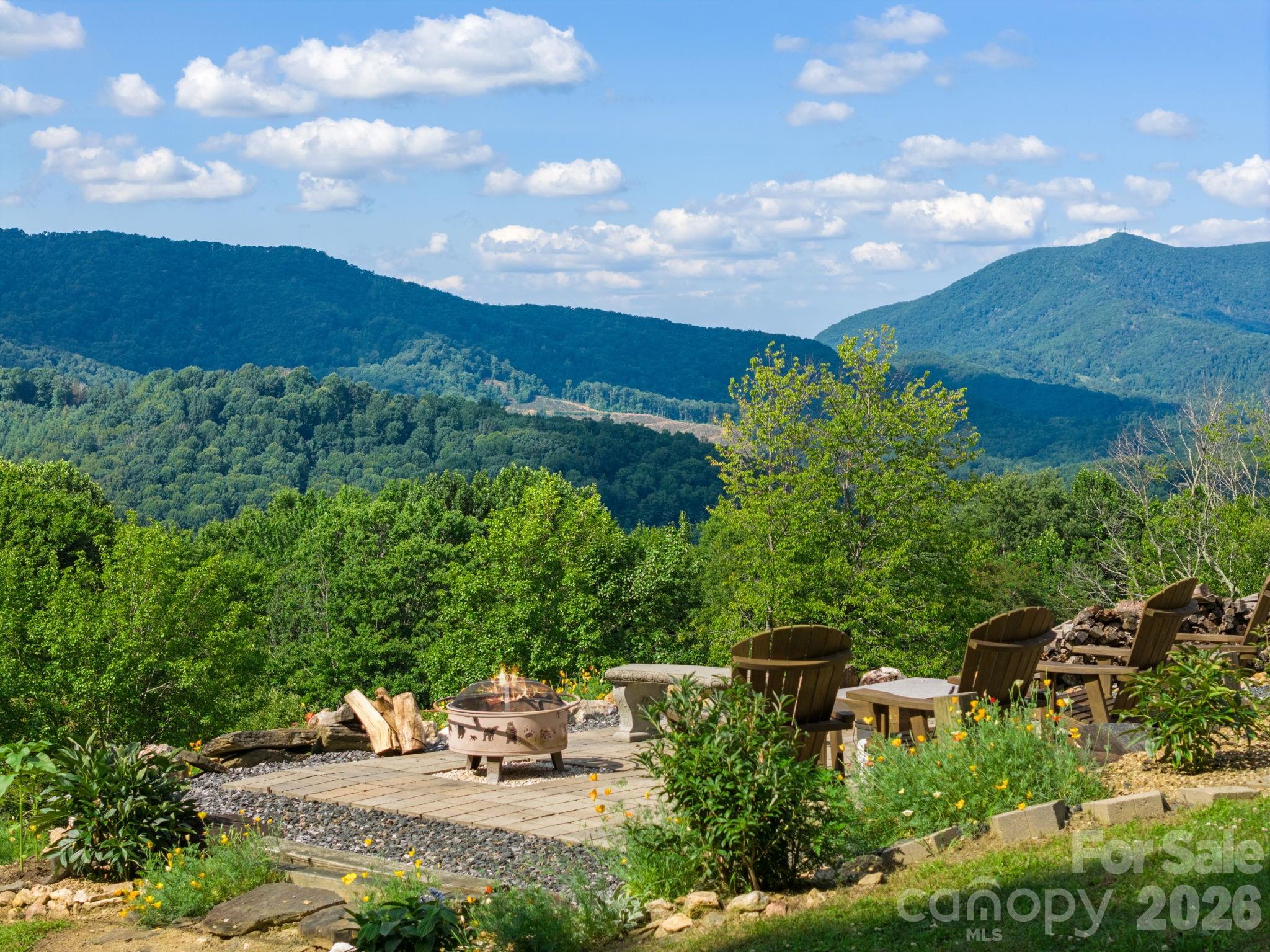 1013 Perry Road Property Photo 4