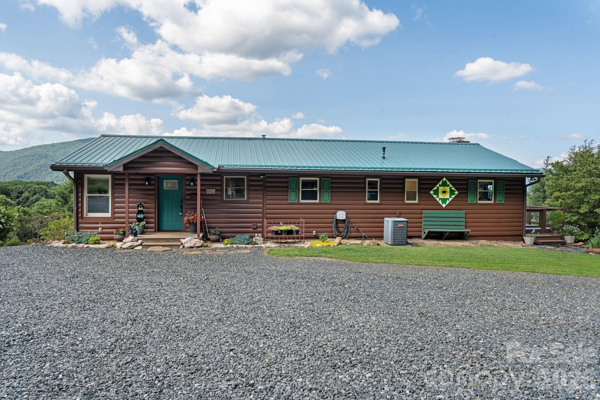 1013 Perry Road Property Photo 5