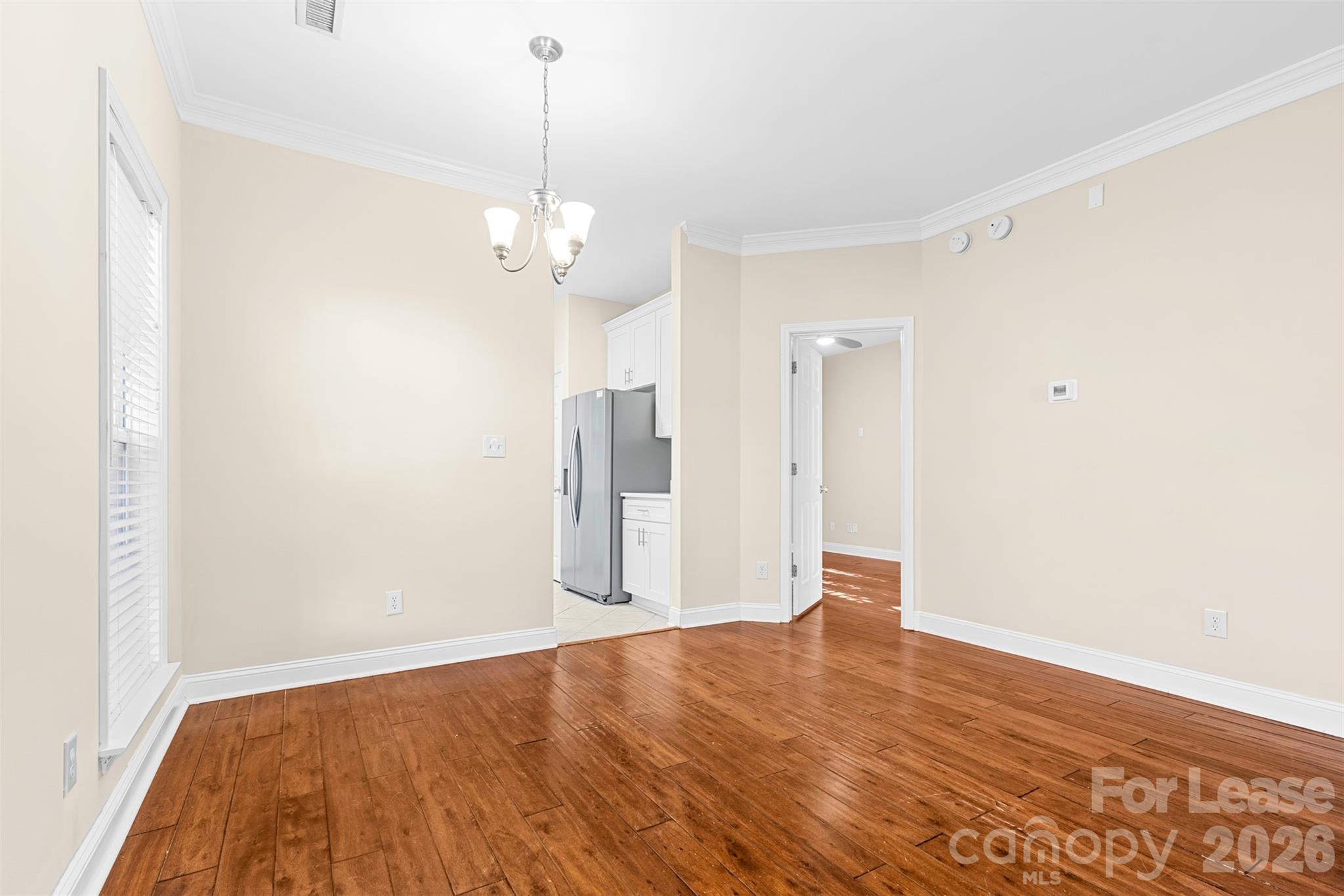 958 W 1st Street Property Photo 9