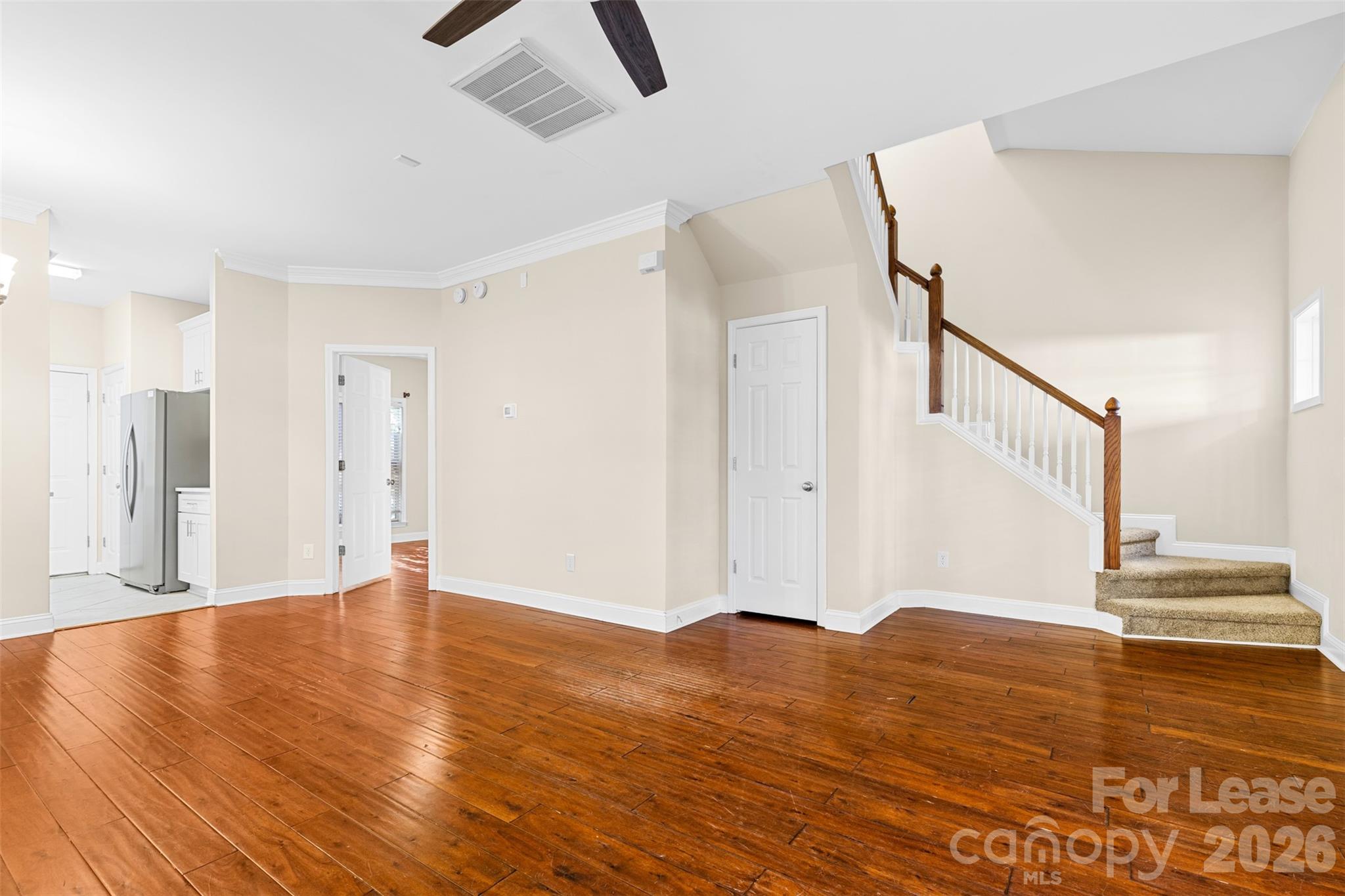 958 W 1st Street Property Photo 10