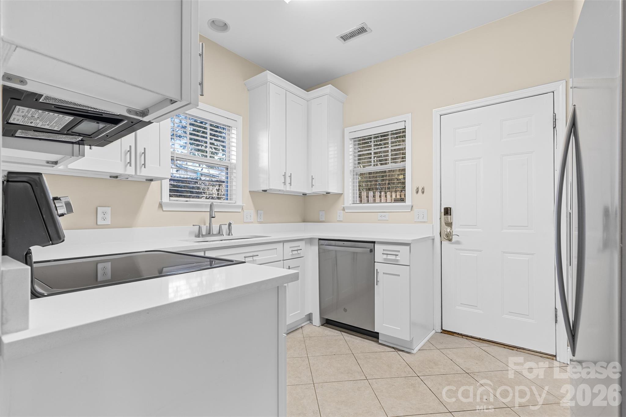 958 W 1st Street Property Photo 11
