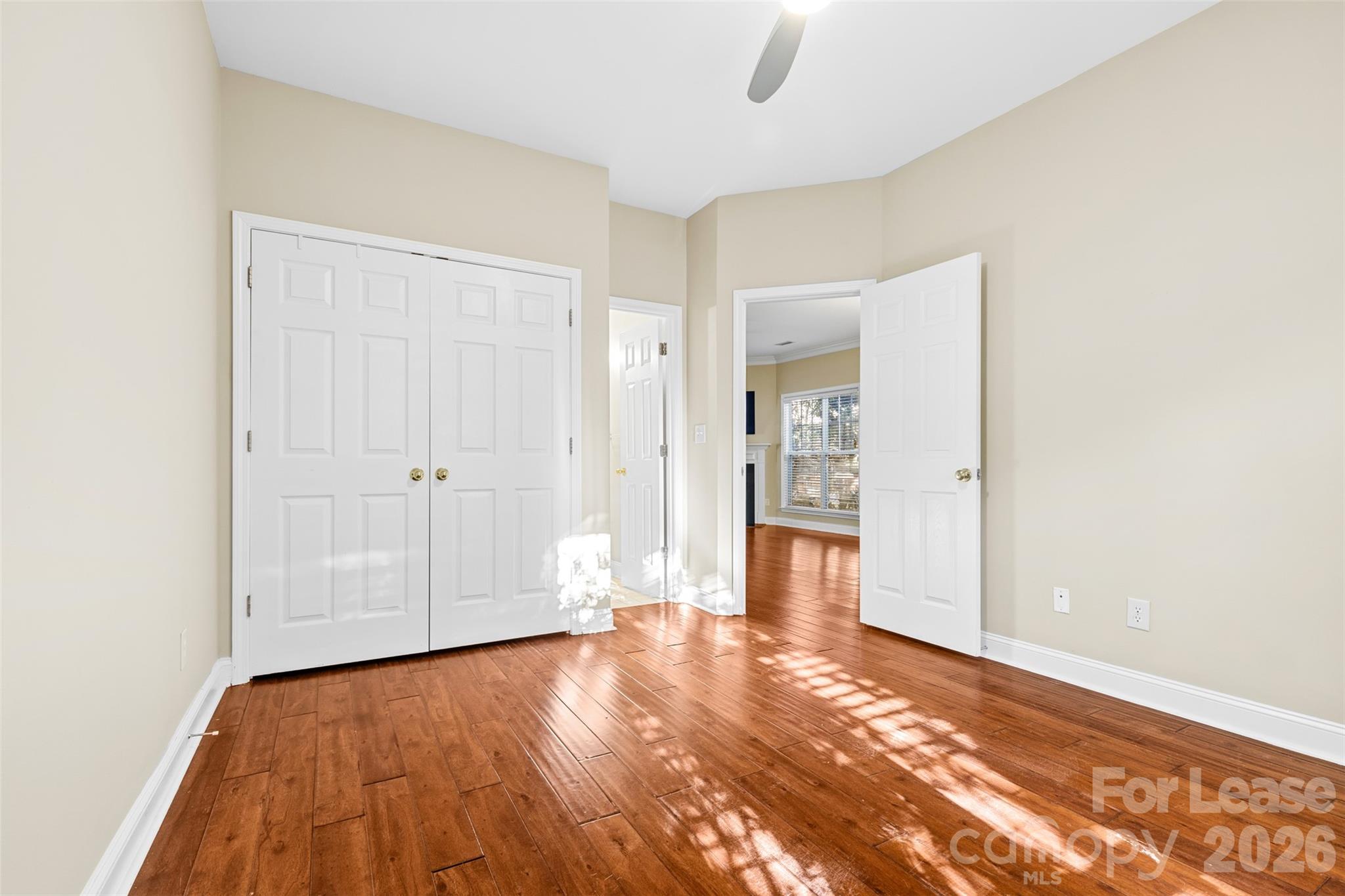 958 W 1st Street Property Photo 14