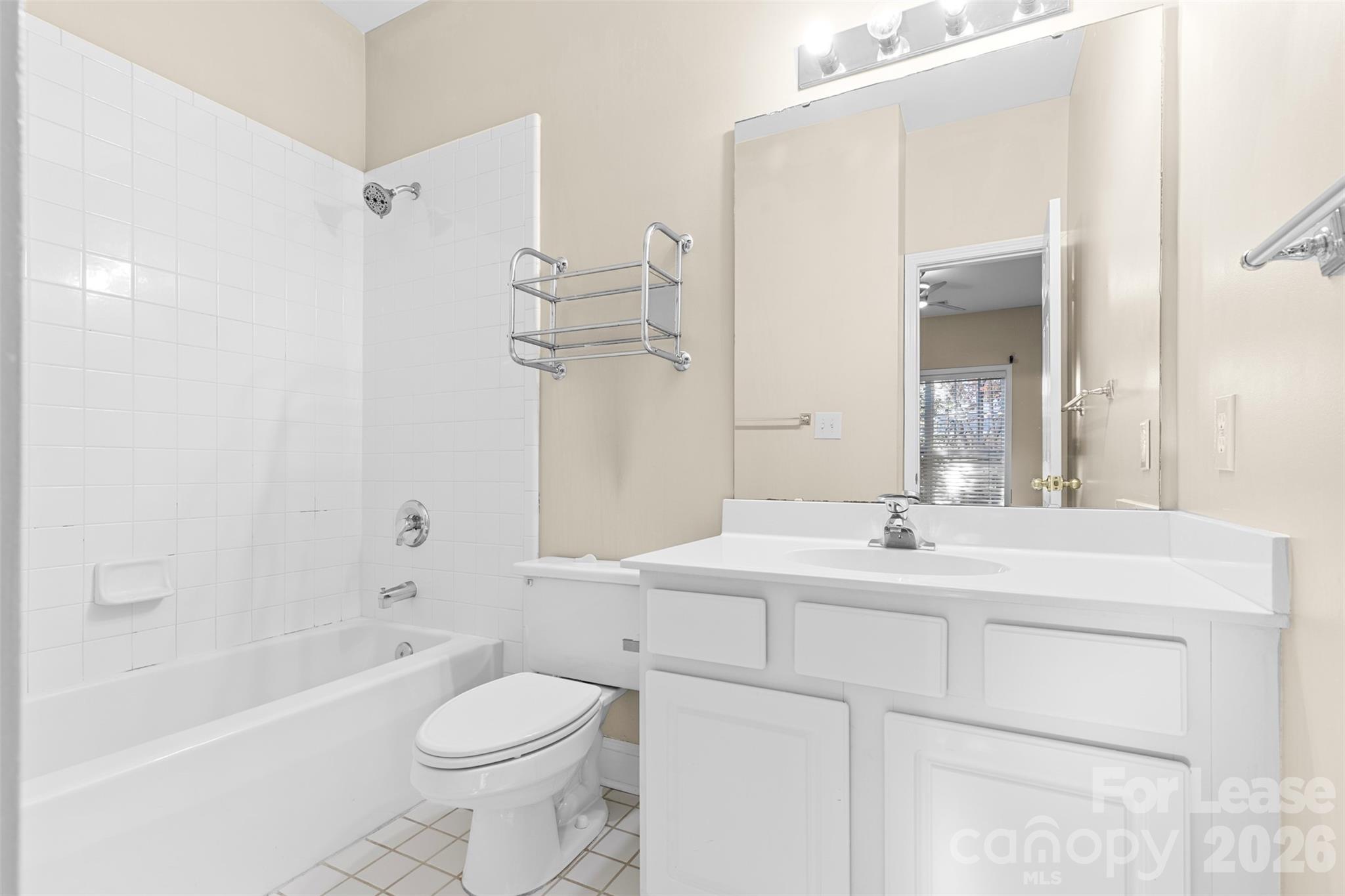 958 W 1st Street Property Photo 18