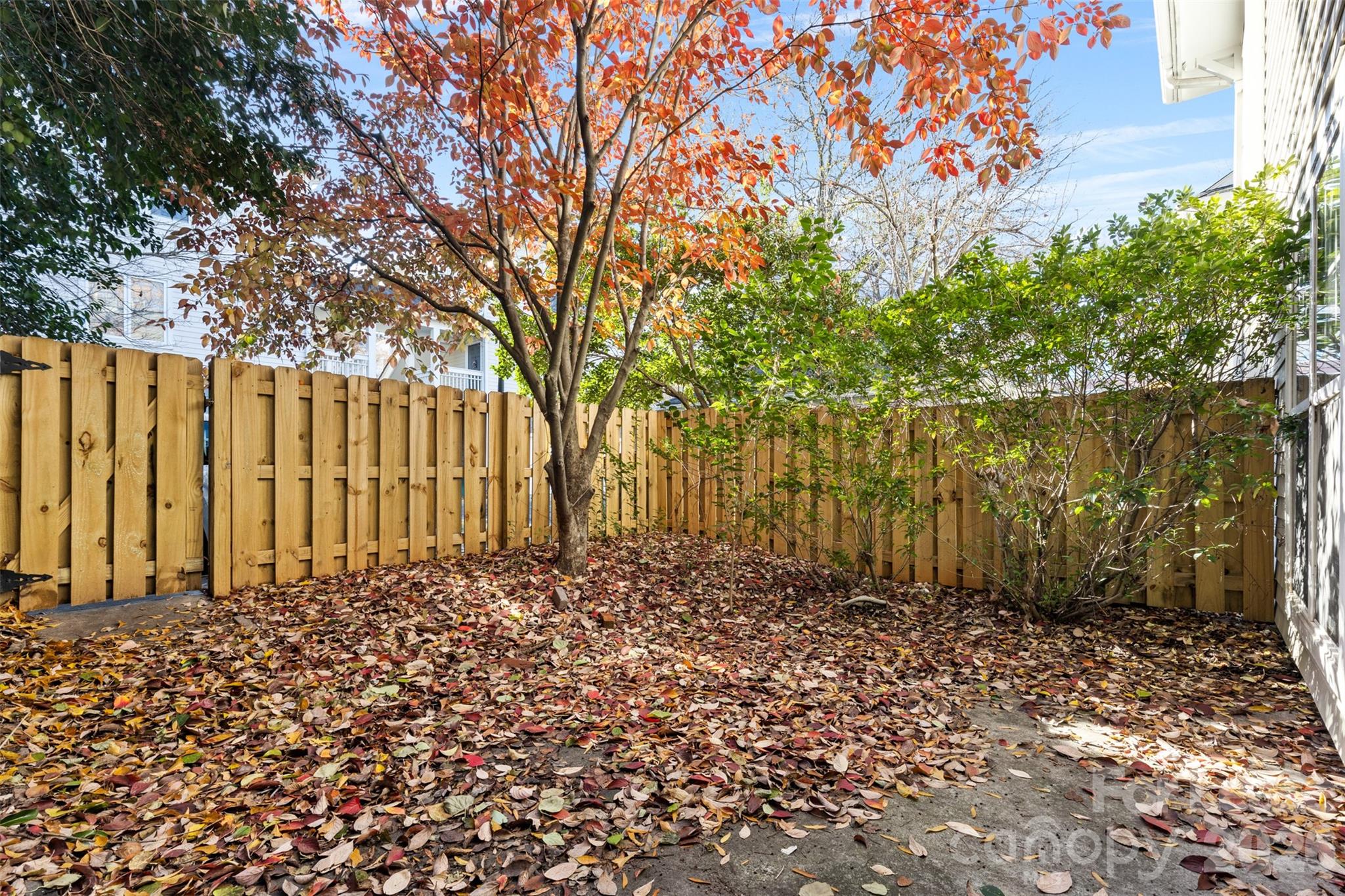 958 W 1st Street Property Photo 26