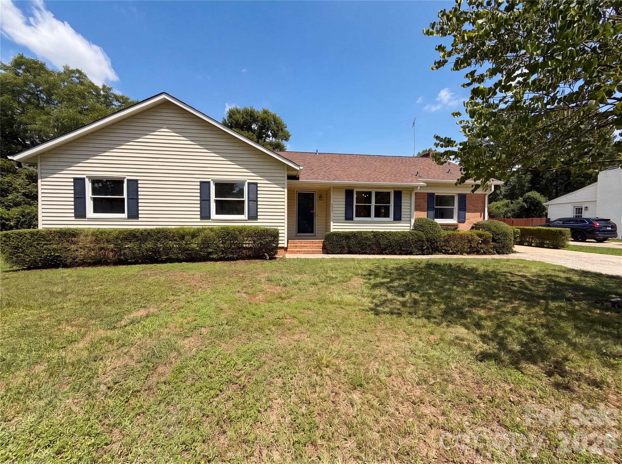 1034 Buckingham Avenue Property Photo 1