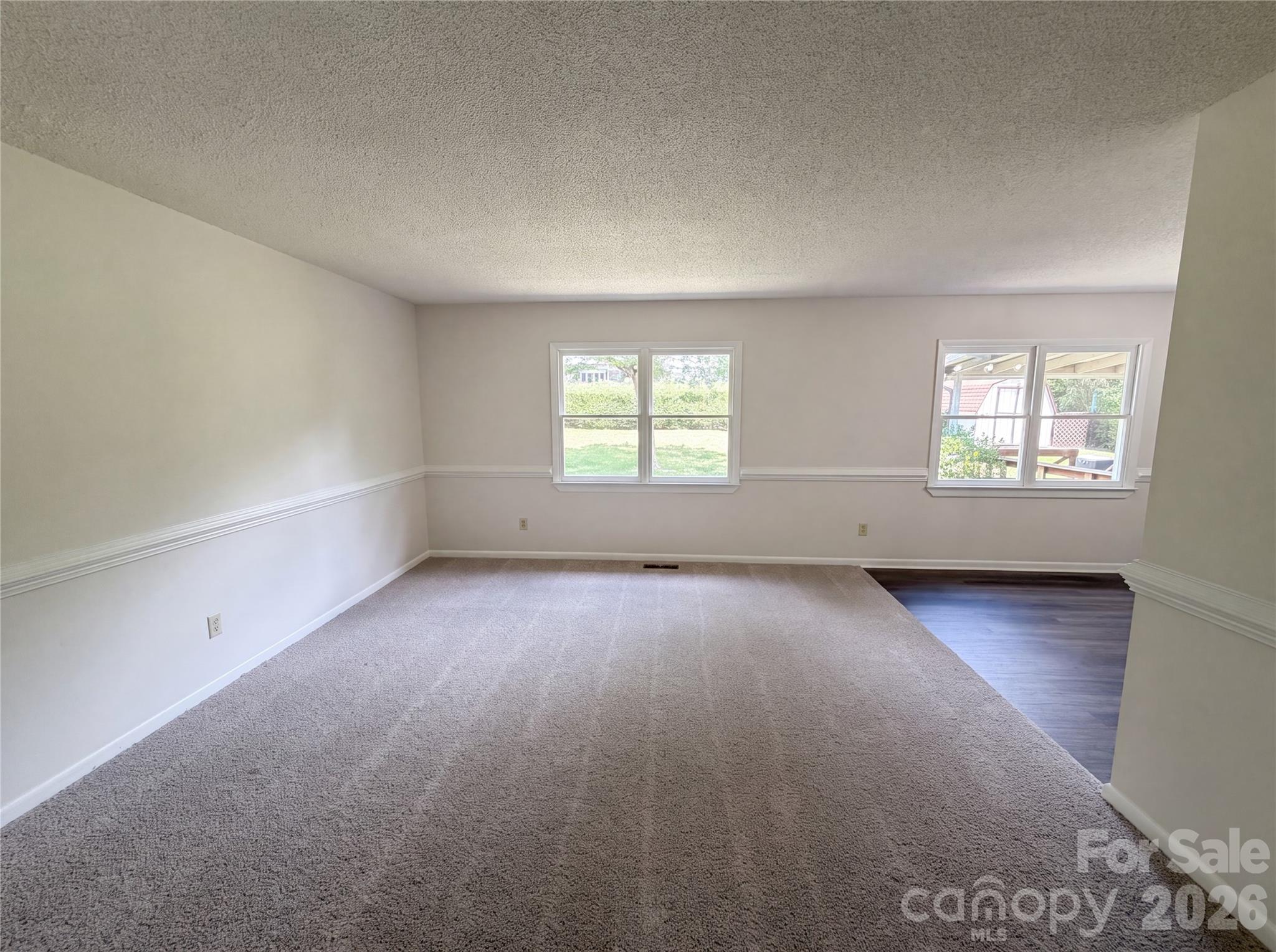 1034 Buckingham Avenue Property Photo 6