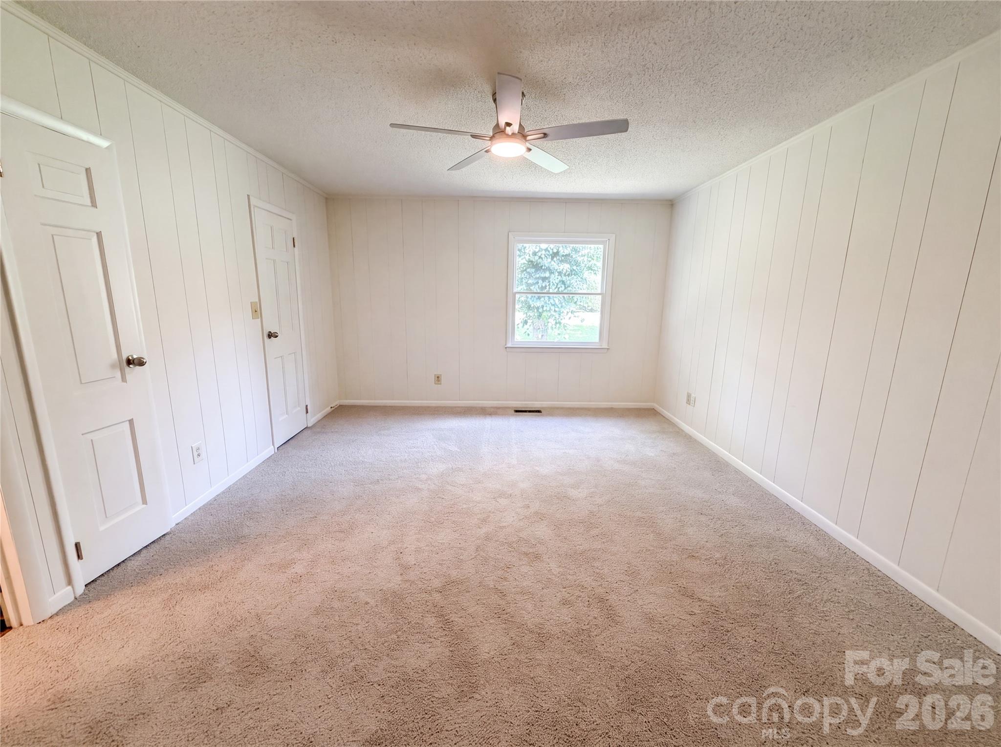 1034 Buckingham Avenue Property Photo 9