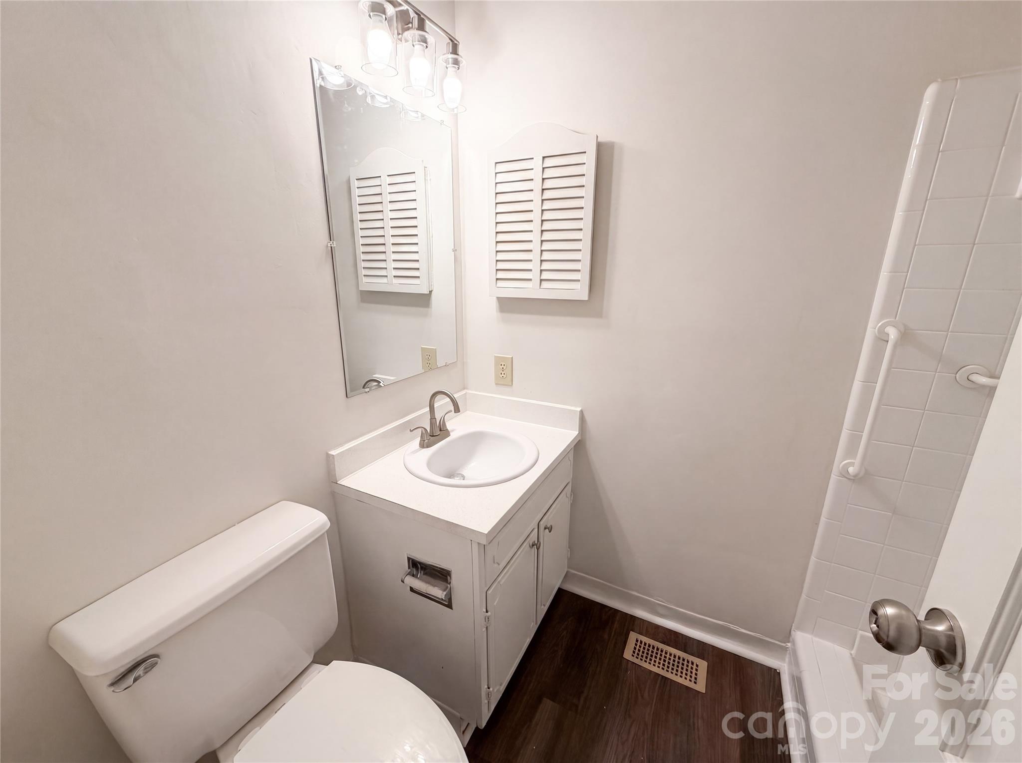 1034 Buckingham Avenue Property Photo 13