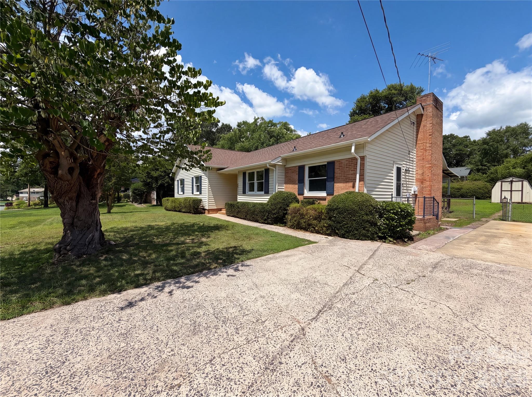 1034 Buckingham Avenue Property Photo 16