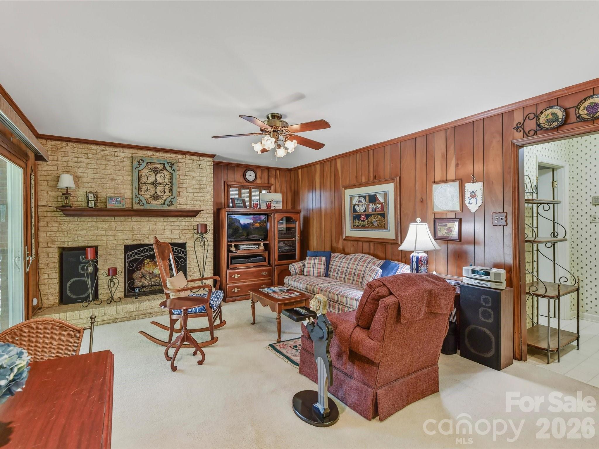 911 Lansdowne Road Property Photo 5