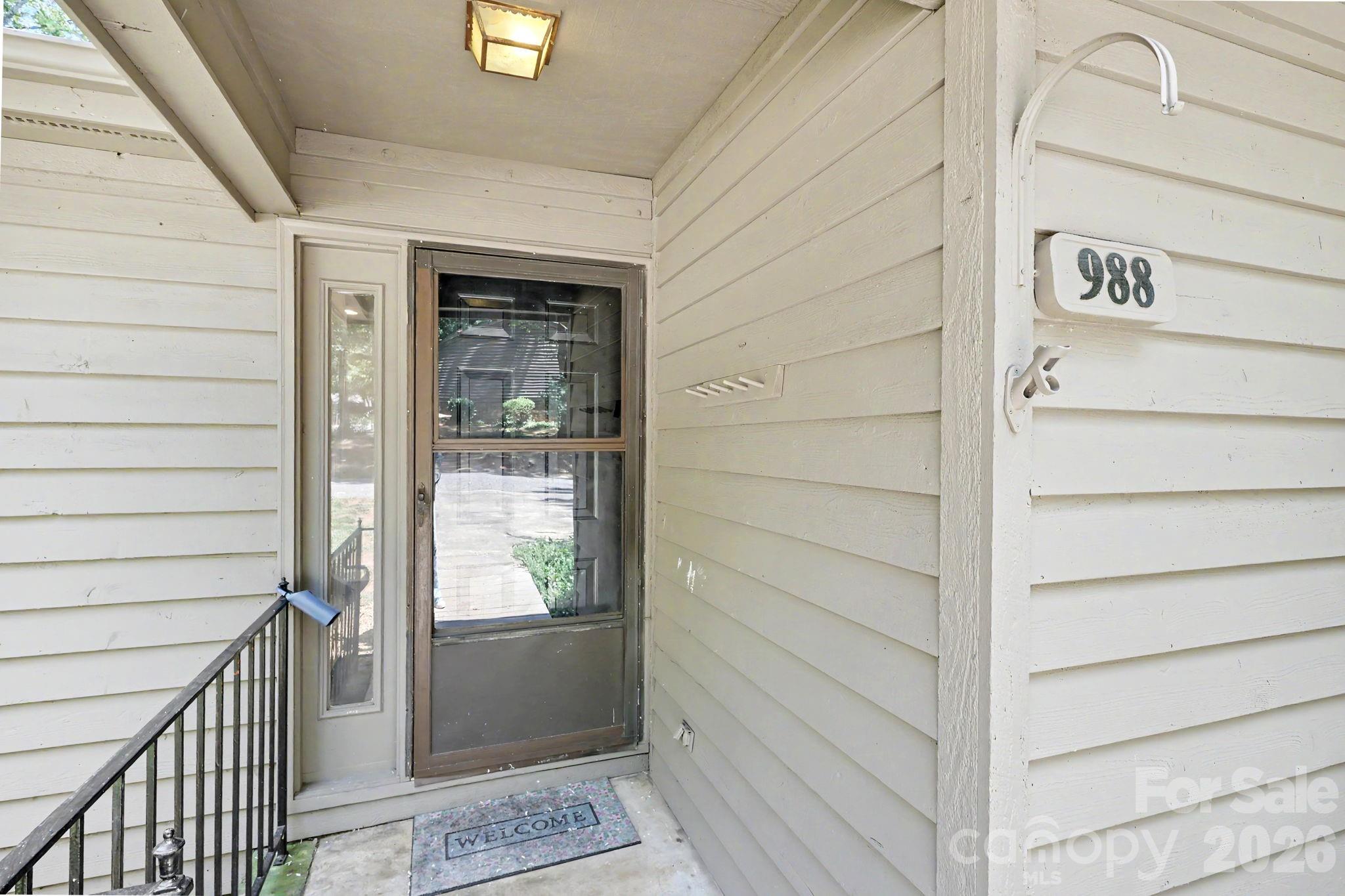 988 Cranberry Circle Property Photo 2