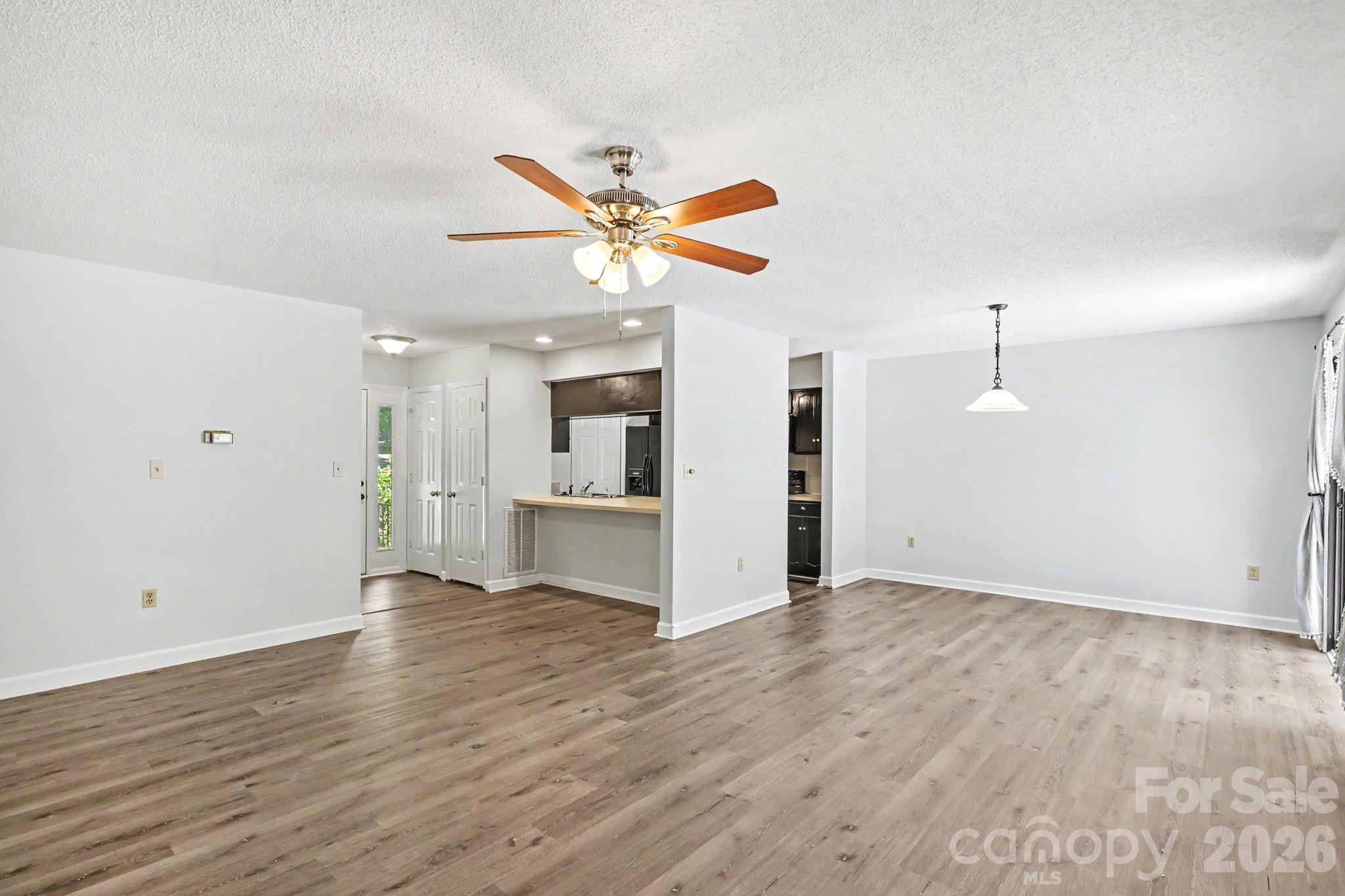 988 Cranberry Circle Property Photo 7
