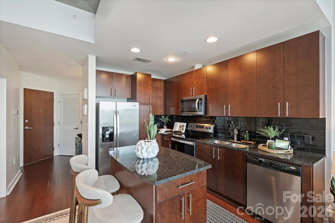 210 N Church Street 1711 Property Photo 8