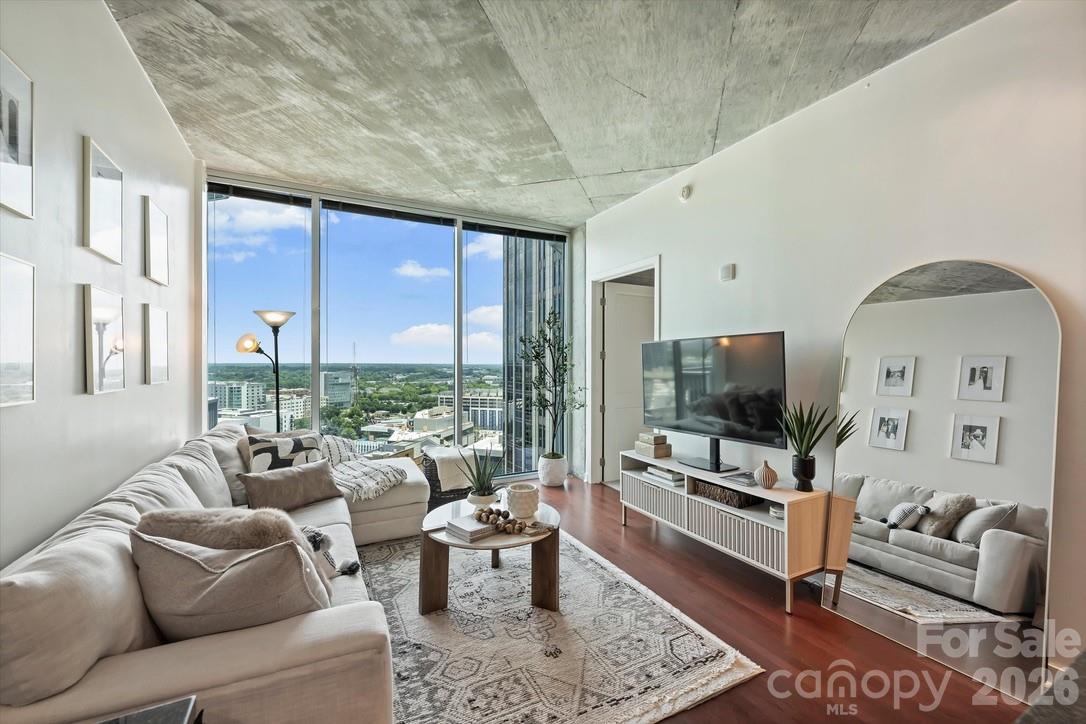 210 N Church Street 1711 Property Photo 13
