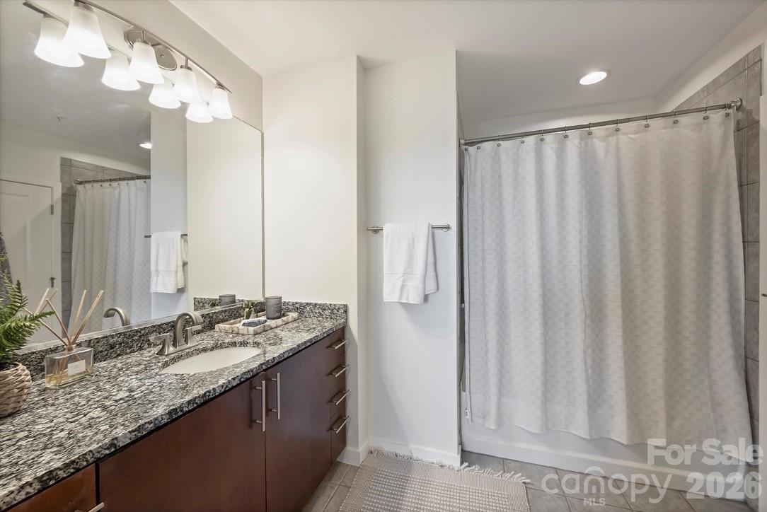 210 N Church Street 1711 Property Photo 22