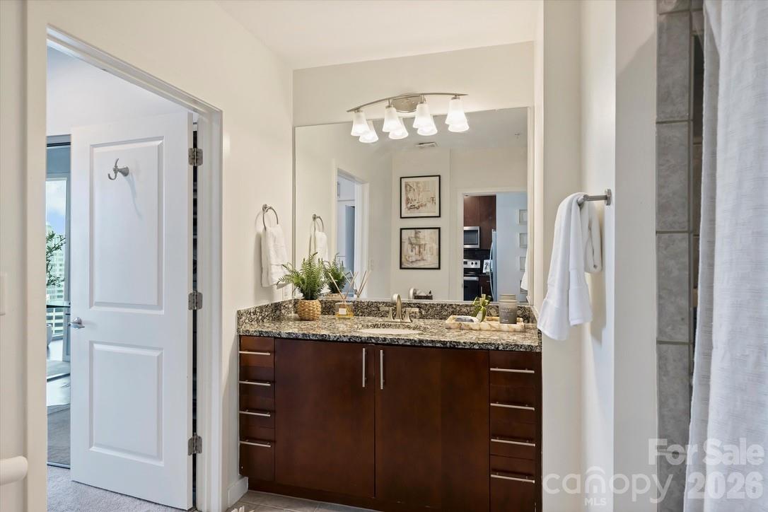 210 N Church Street 1711 Property Photo 23