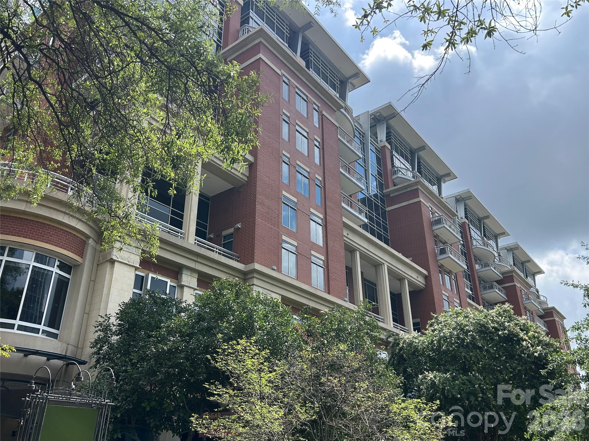 435 S Tryon Street 708 Property Photo 1