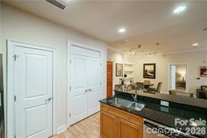 435 S Tryon Street 708 Property Photo 7