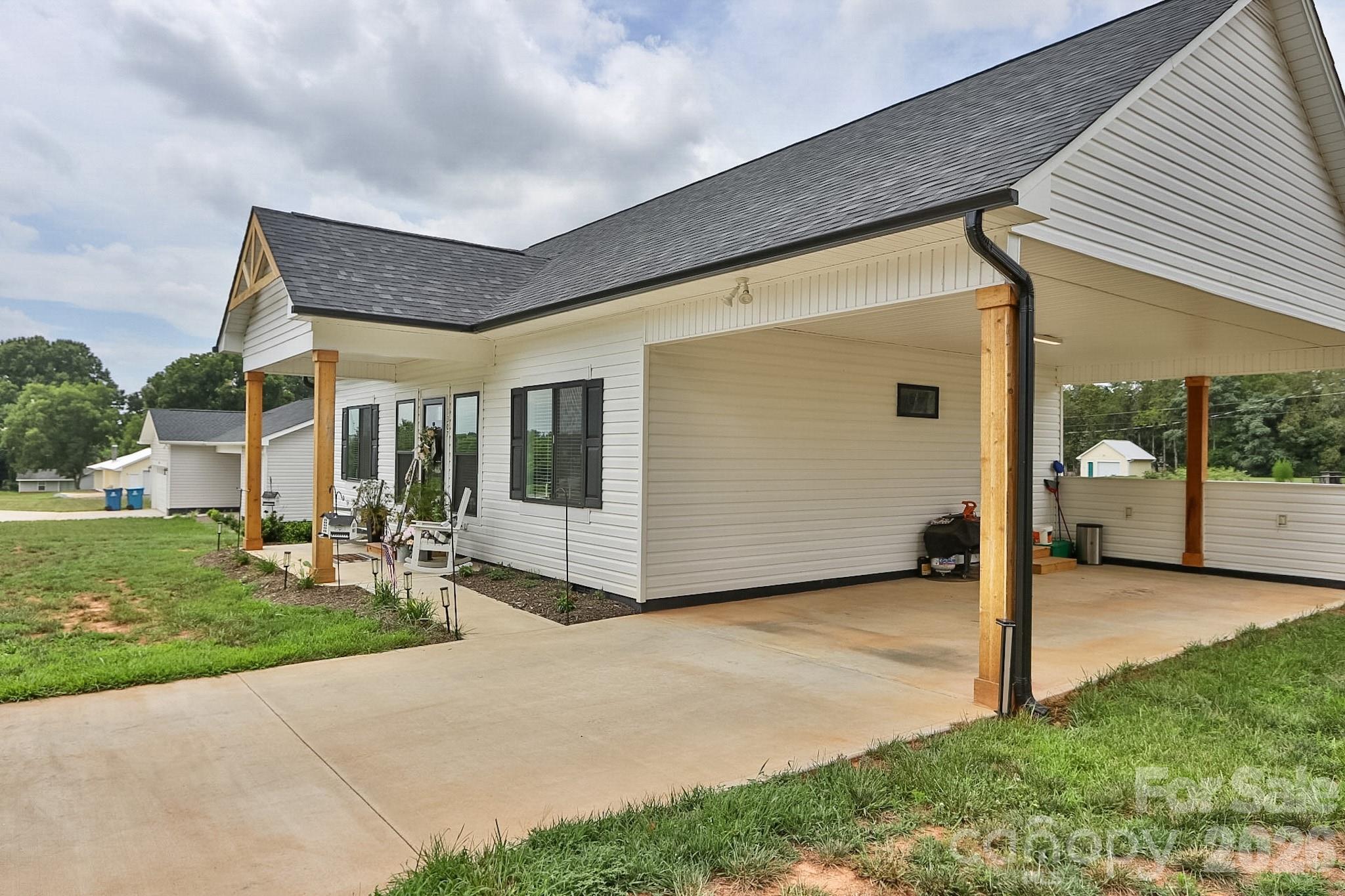 1307 Unifi Industrial Drive Property Photo 29