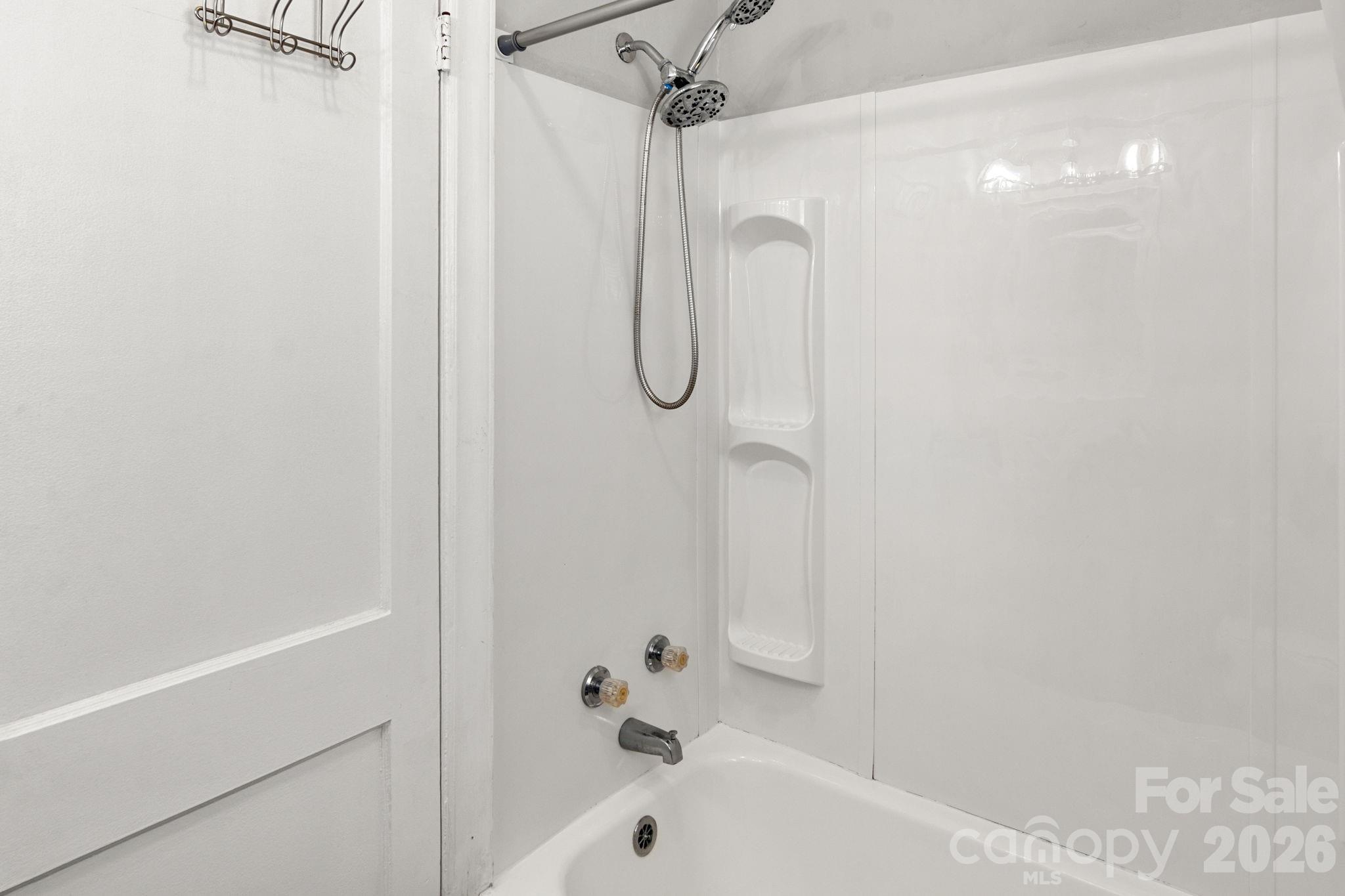 623 E 4th Avenue Property Photo 14