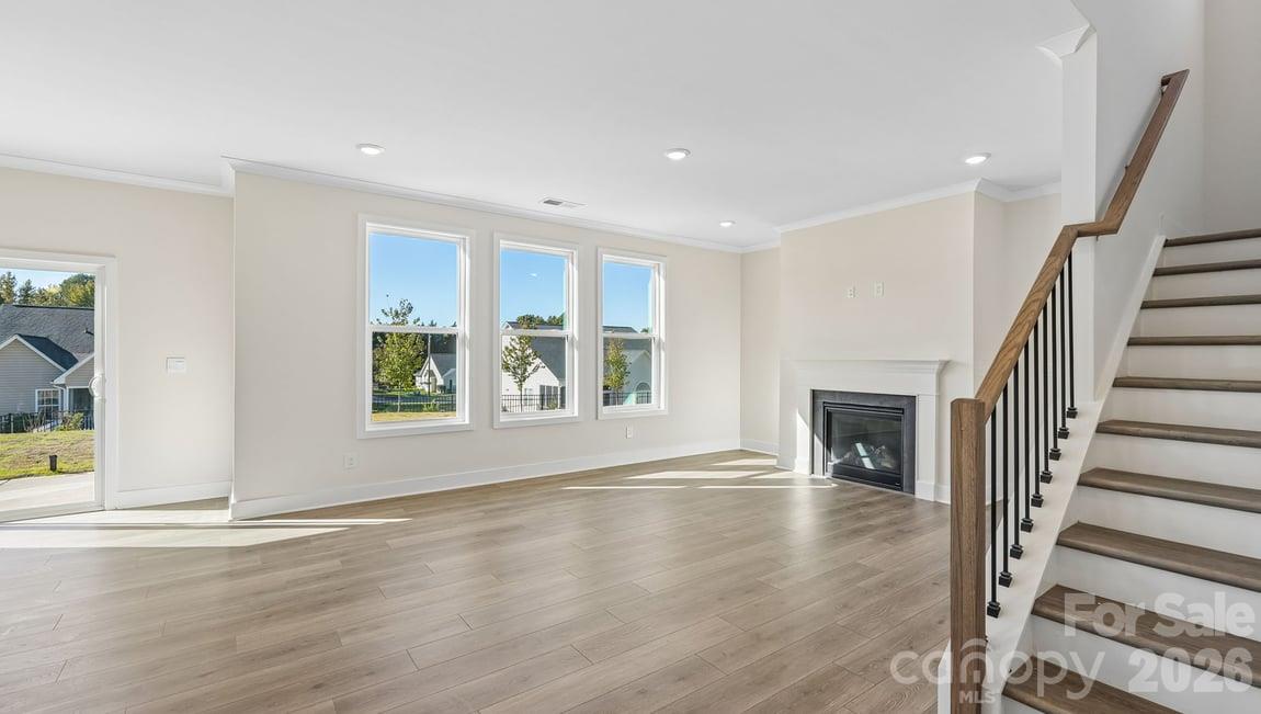 4255 Round Table Drive Property Photo 8