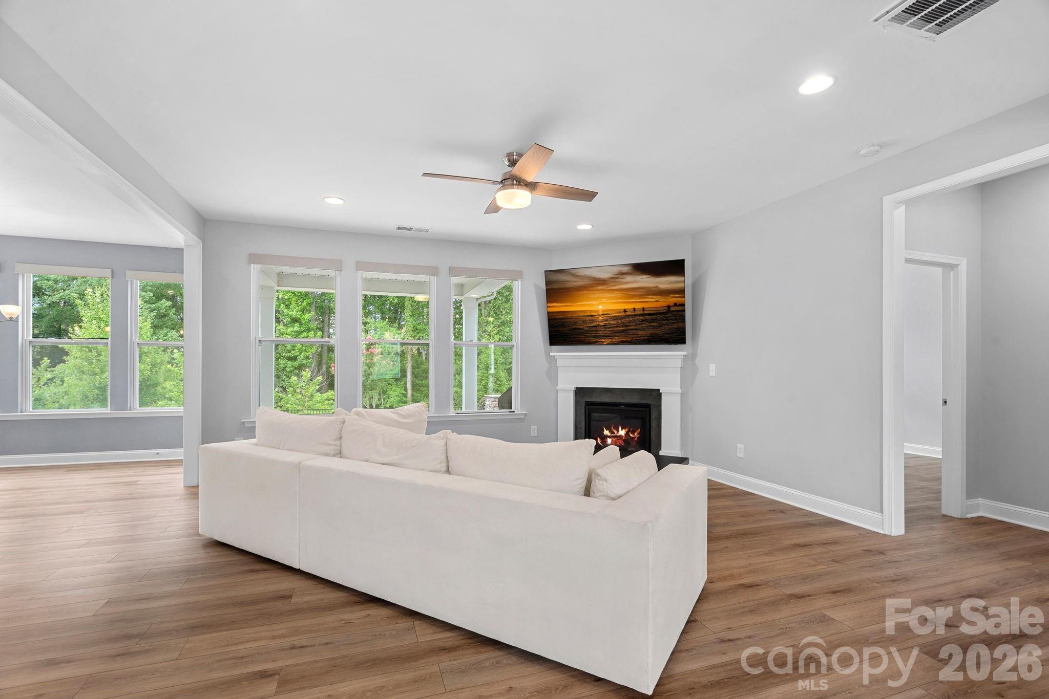6608 Jepson Court Property Photo 8
