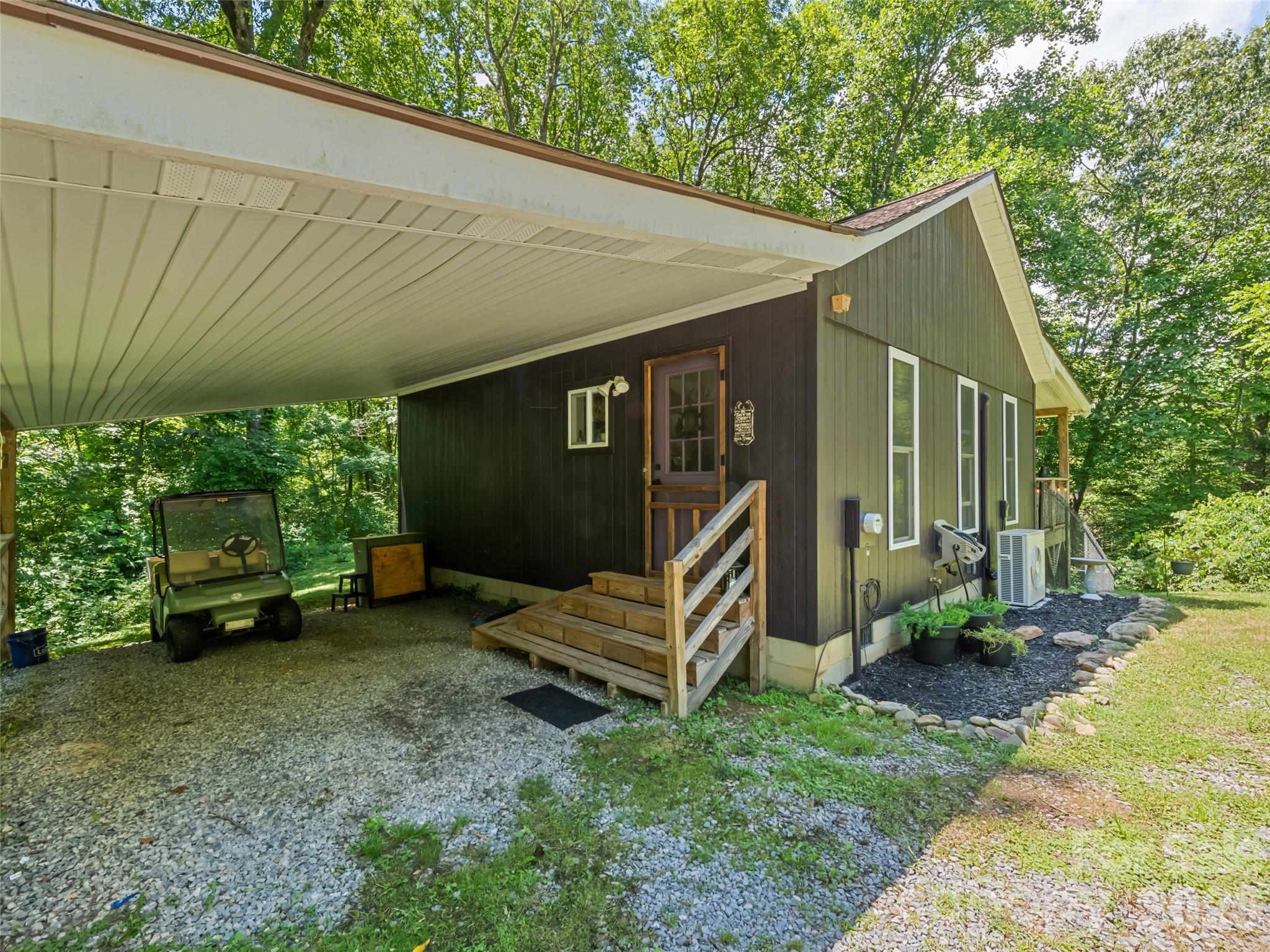 322 Mckinzie Place Property Photo 4
